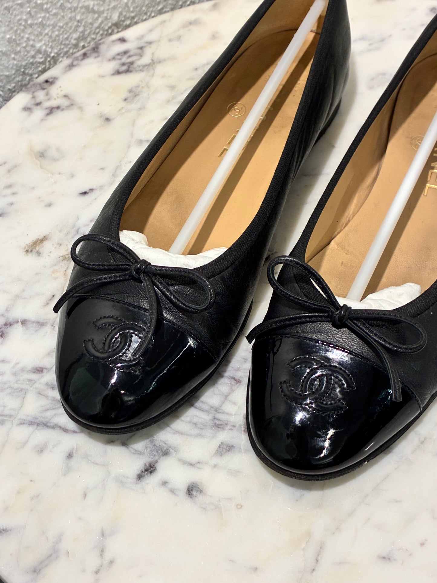Chanel Ballerinas - Black Lambskin & Patent Leather - EU 38