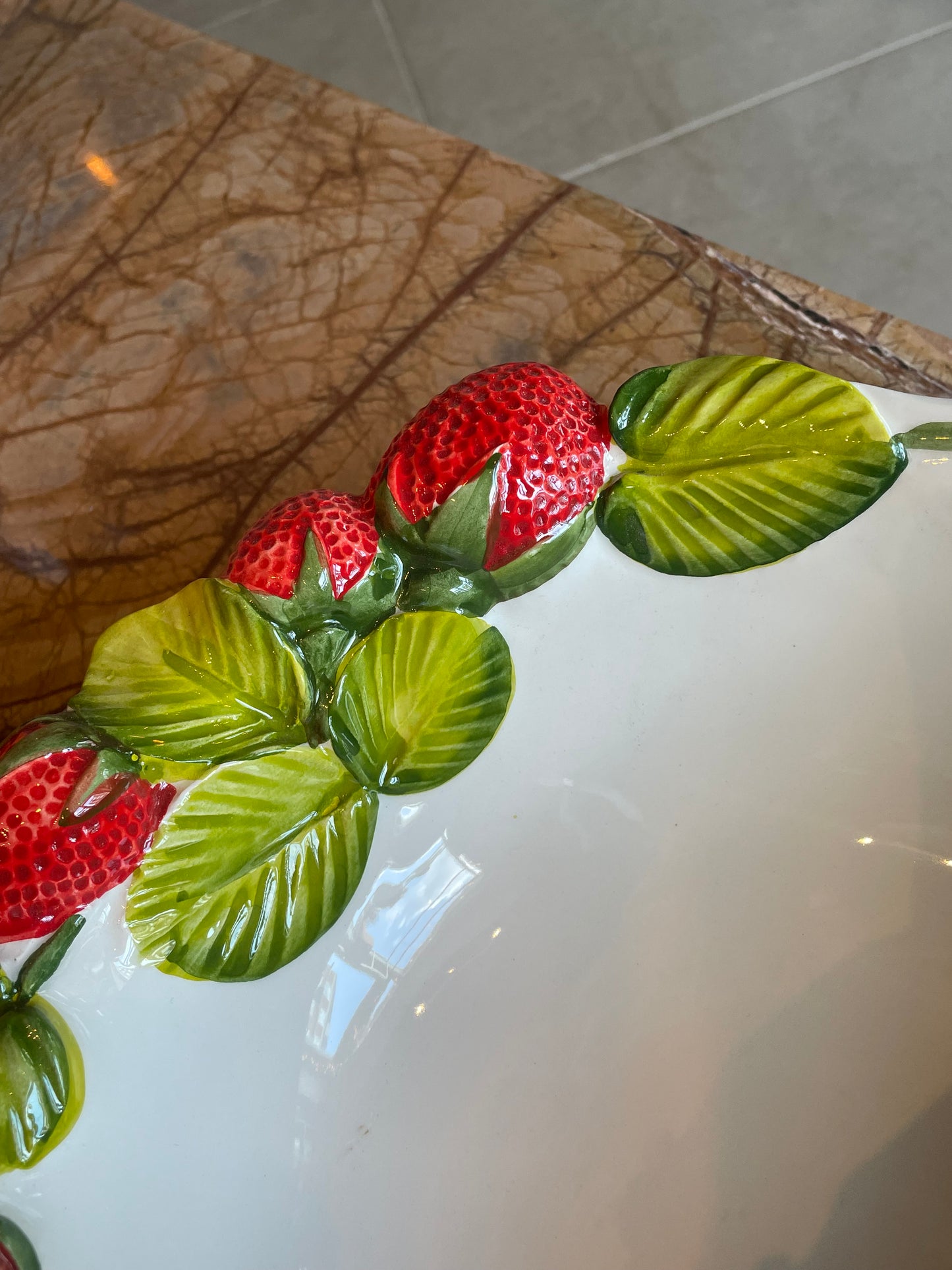 Stor skål med jordbær - Italiensk porcelæn