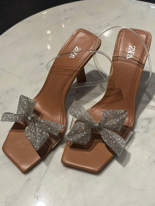 Zara - Heeled Sandals - Bow w. sparkling stones - Medinas Wardrobe - 39
