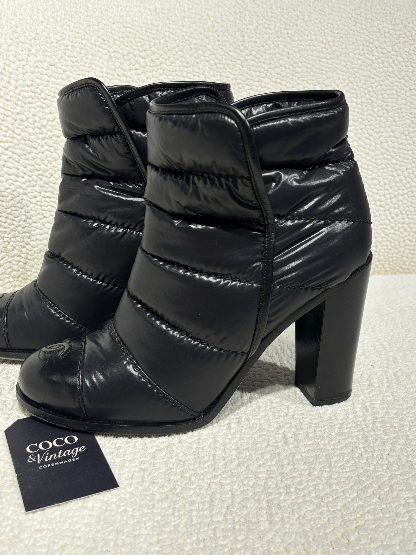 Chanel Puffer Heel Boots – Black Nylon & Lambskin - EU 40