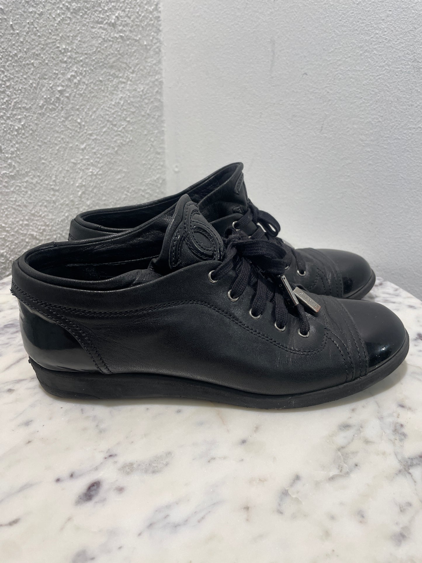 Chanel Vintage Patent & Grained Leather Low-Top Sneakers - 37