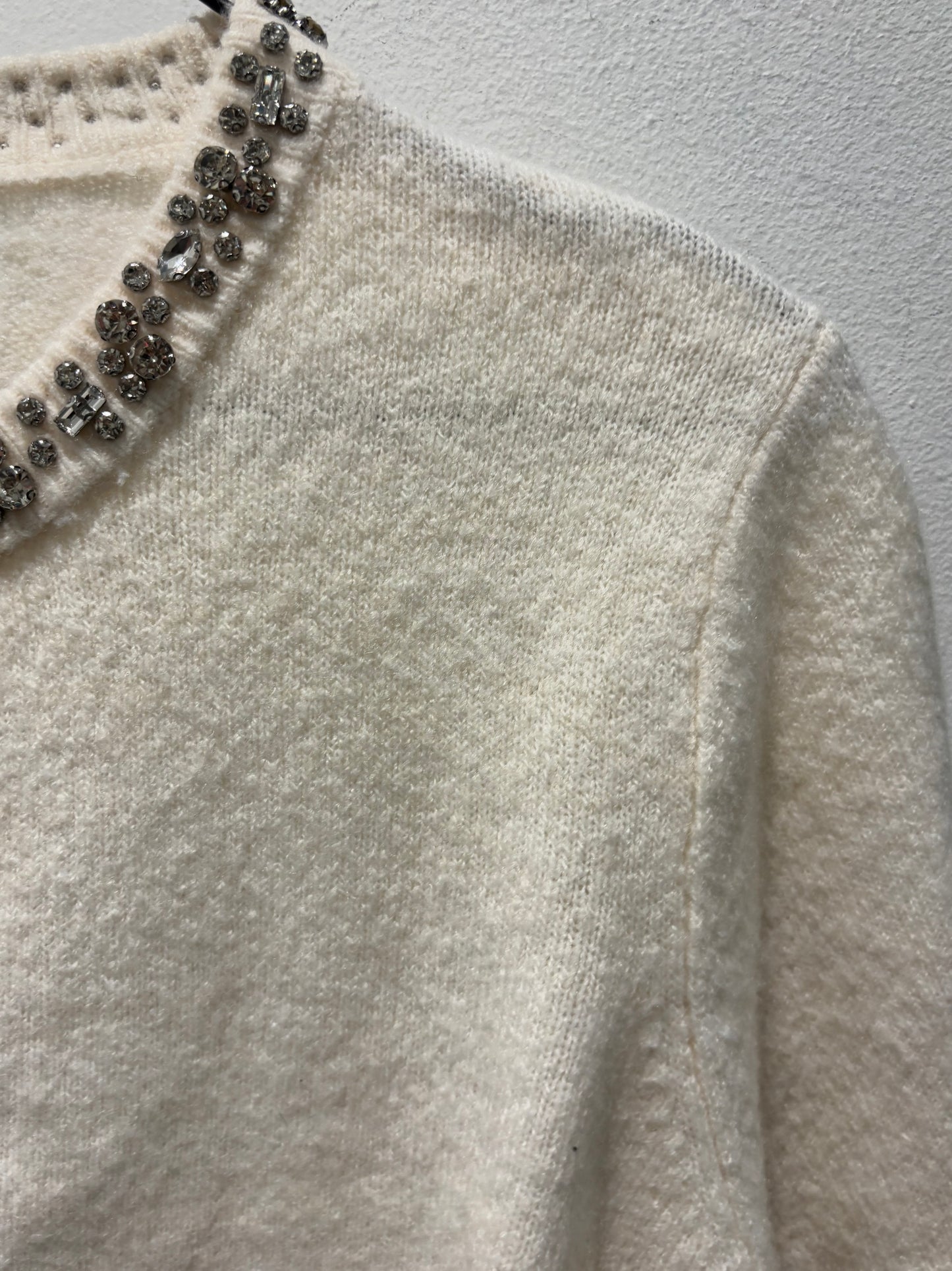 H&M - Cropped Knitted top - white w. stones - Medinas Wardrobe - M