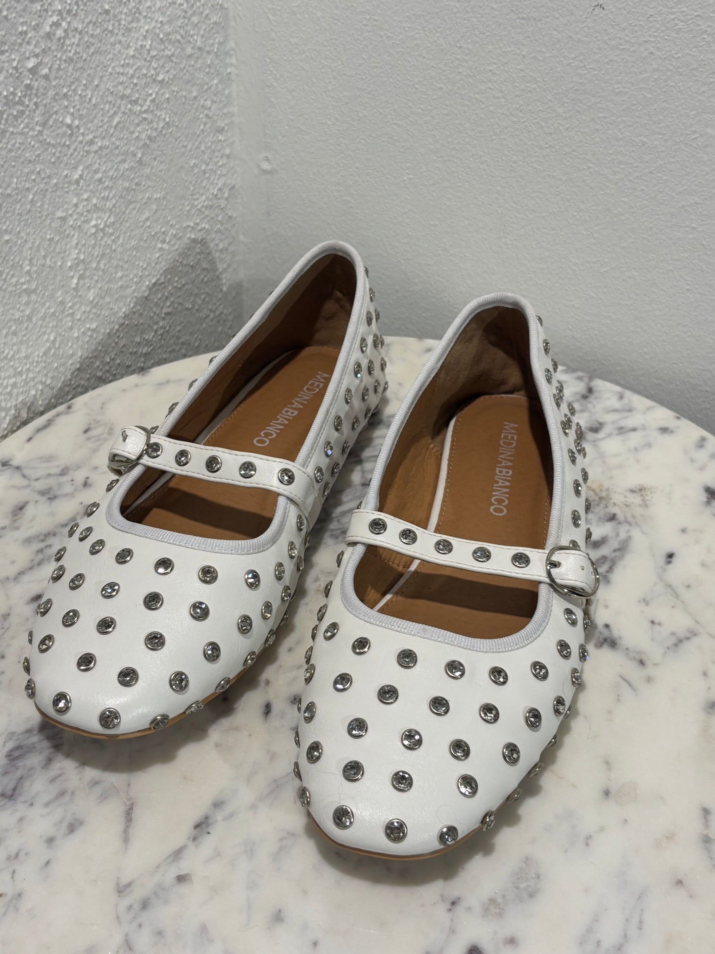 Medina x Bianco - White ballerinas w stones - 39 - Medinas Wardrobe