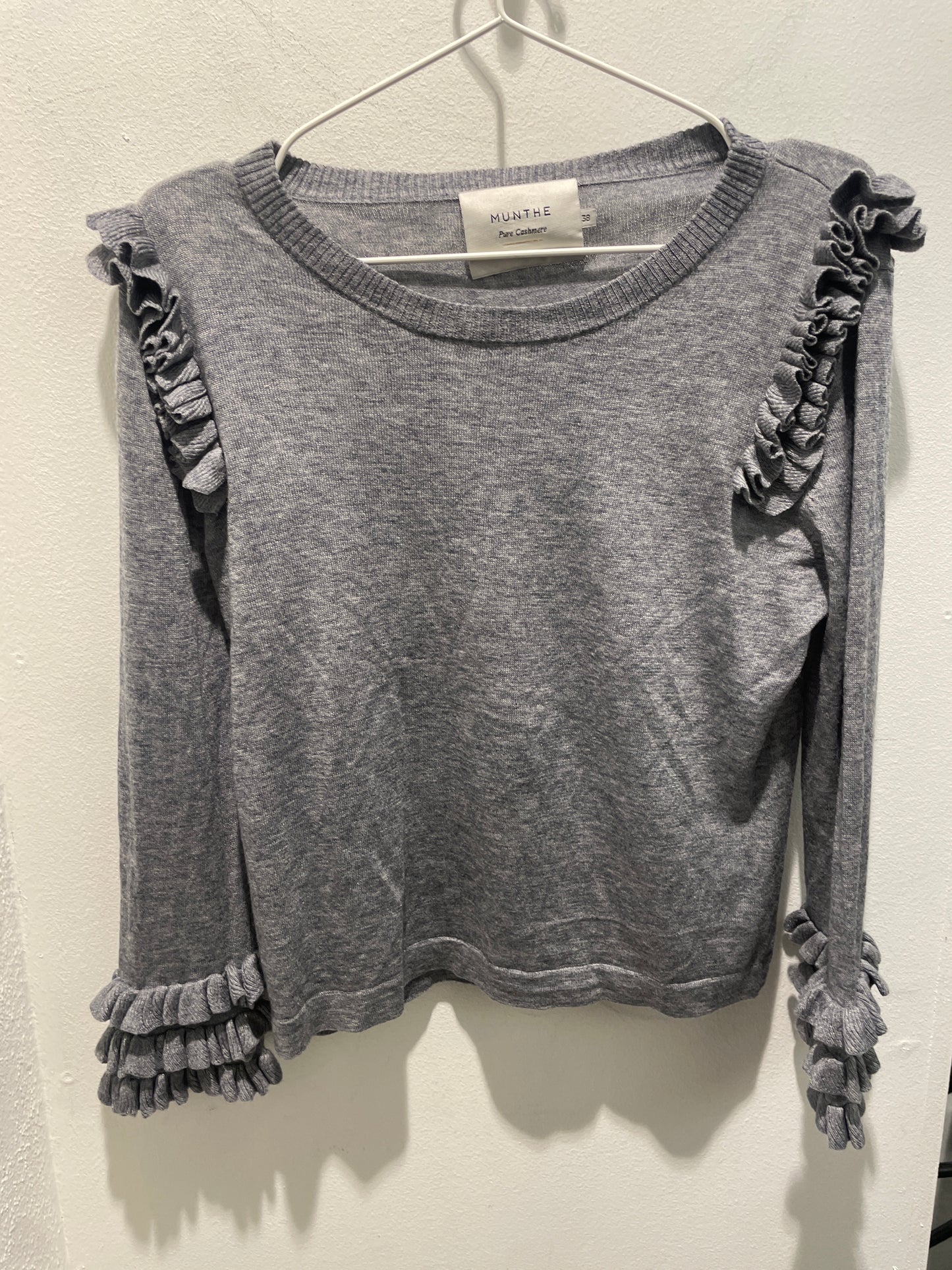 Munthe - pure cashmere Knit w. frills - black - EU38 - Medinas Wardrobe