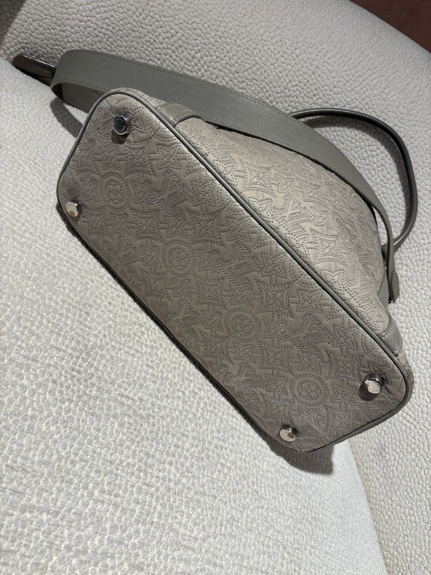 Louis Vuitton Antheia Ixia Bag – Monogram Leather in Grey