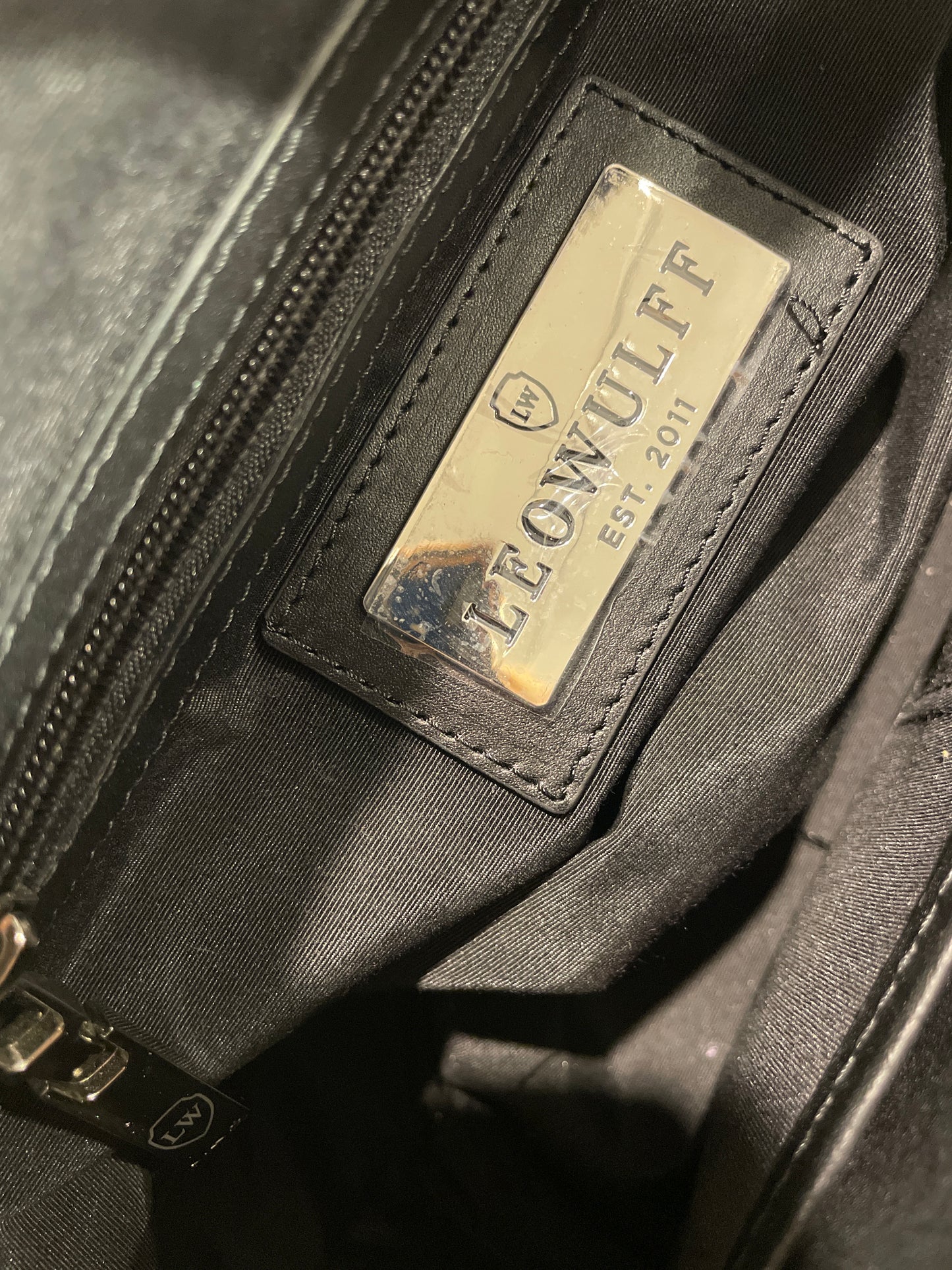 Leowulff - Boa Black SIlverbag