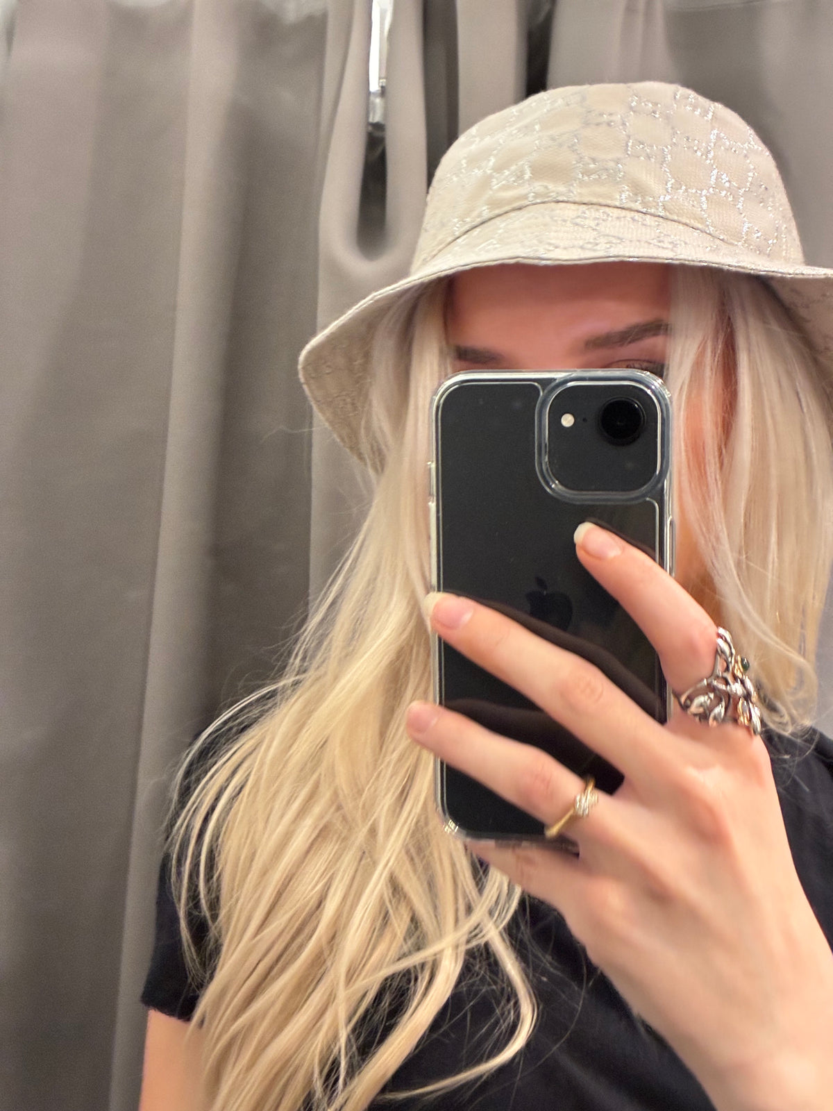 Gucci Bucket Hat - White/Cream w. Silver - M