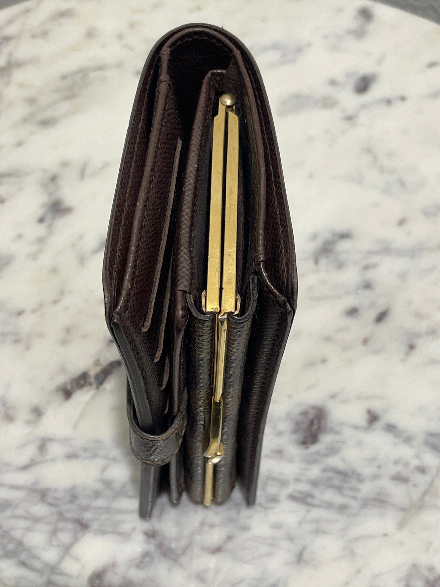 Louis Vuitton French Wallet – Timeless leather wallet in Damier Ebene canvas
