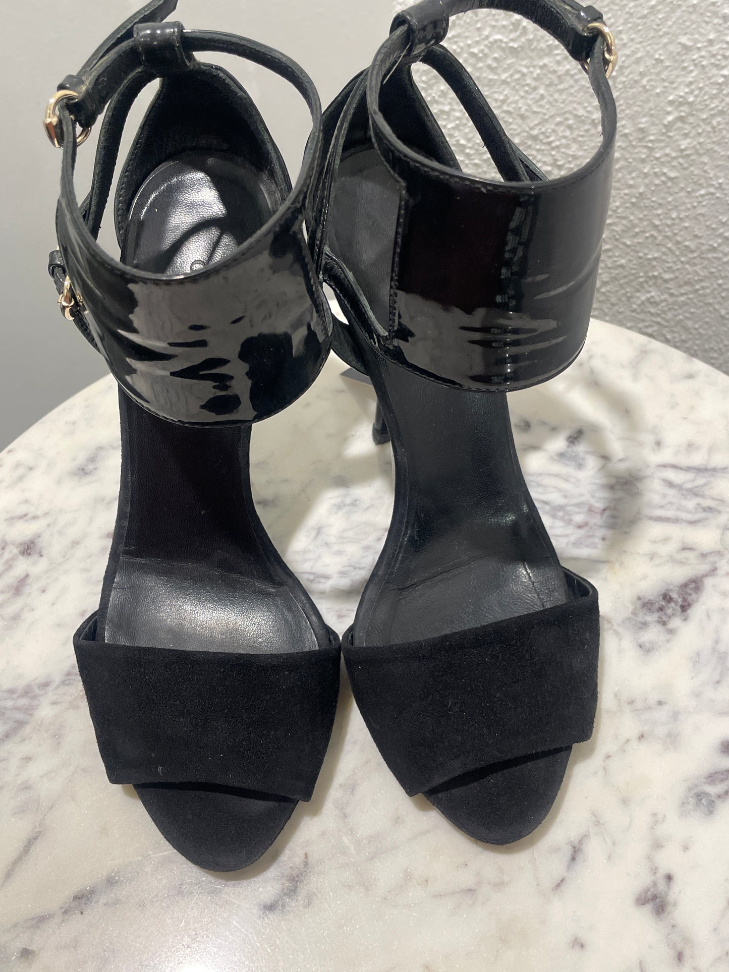 Gucci Black Patent Leather & Suede Strappy Ankle-Strap Sandals - 35,5 C