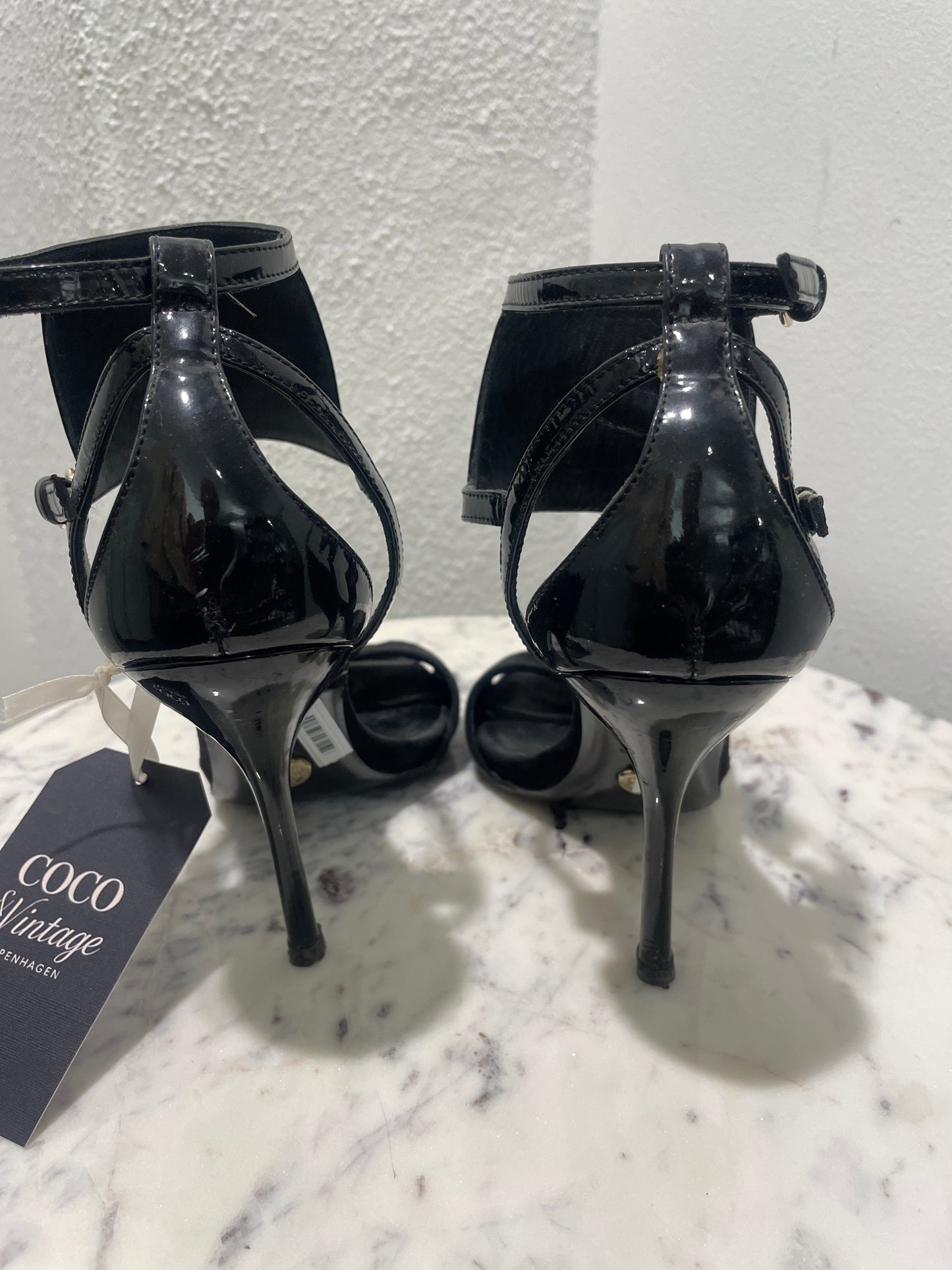 Gucci Black Patent Leather & Suede Strappy Ankle-Strap Sandals - 35,5 C
