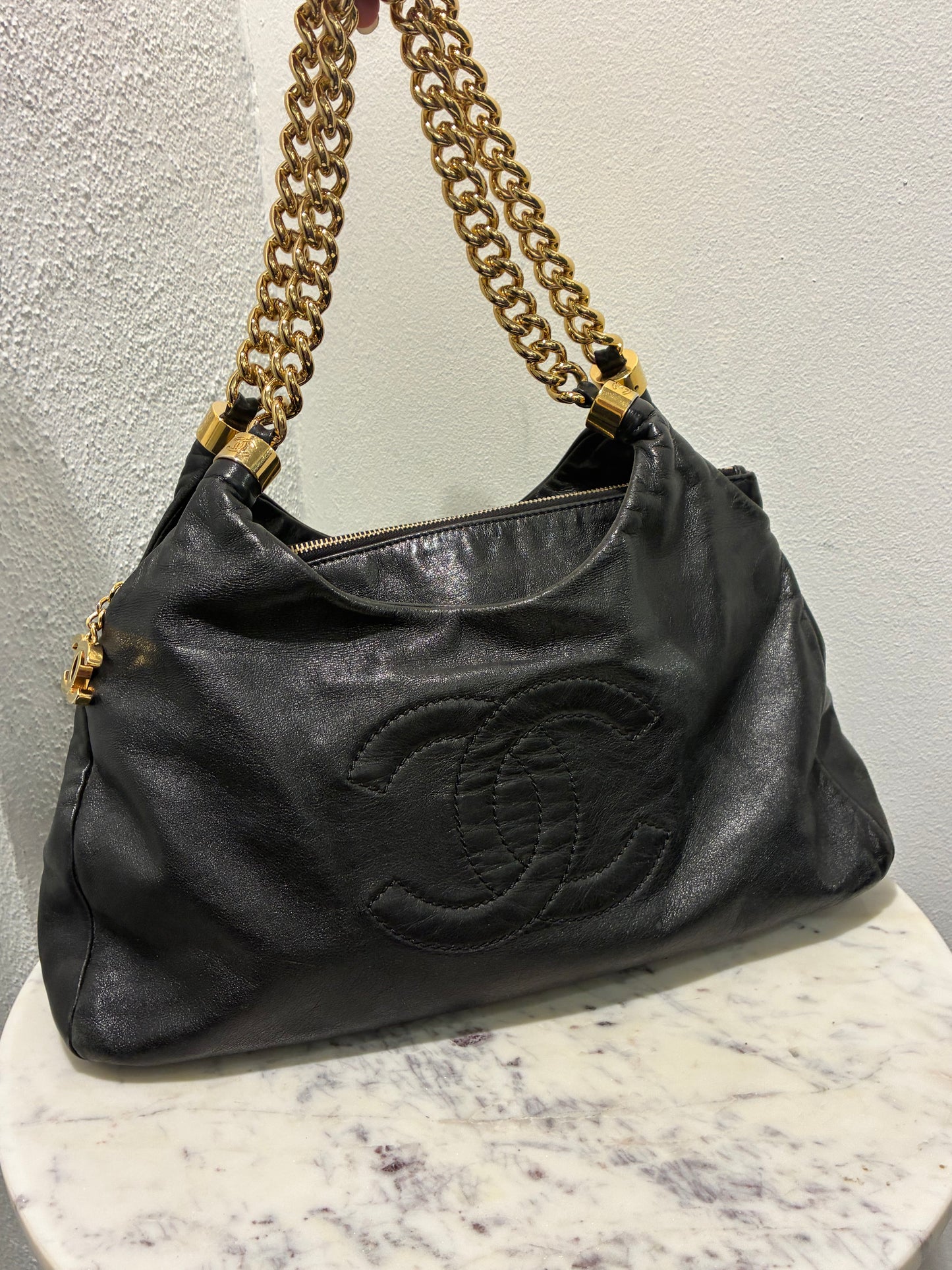 Chanel CC Chain Shoulder Bag – Black Lambskin & Gold Hardware