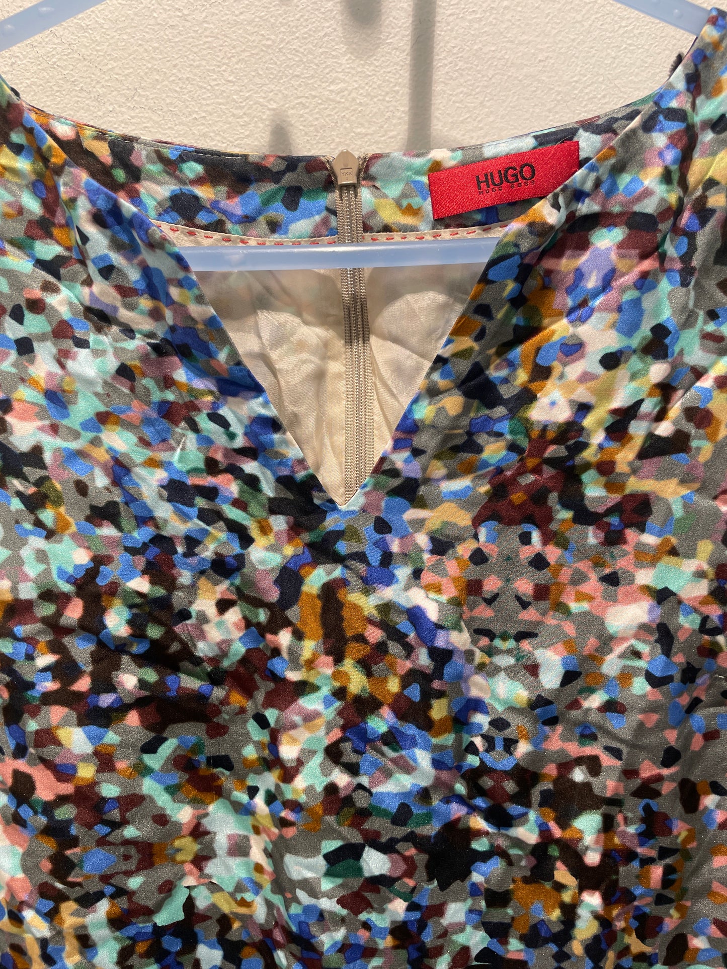 HUGO Hugo Boss — Short-Sleeved Silk Dress in Abstract Mosaic - S/M