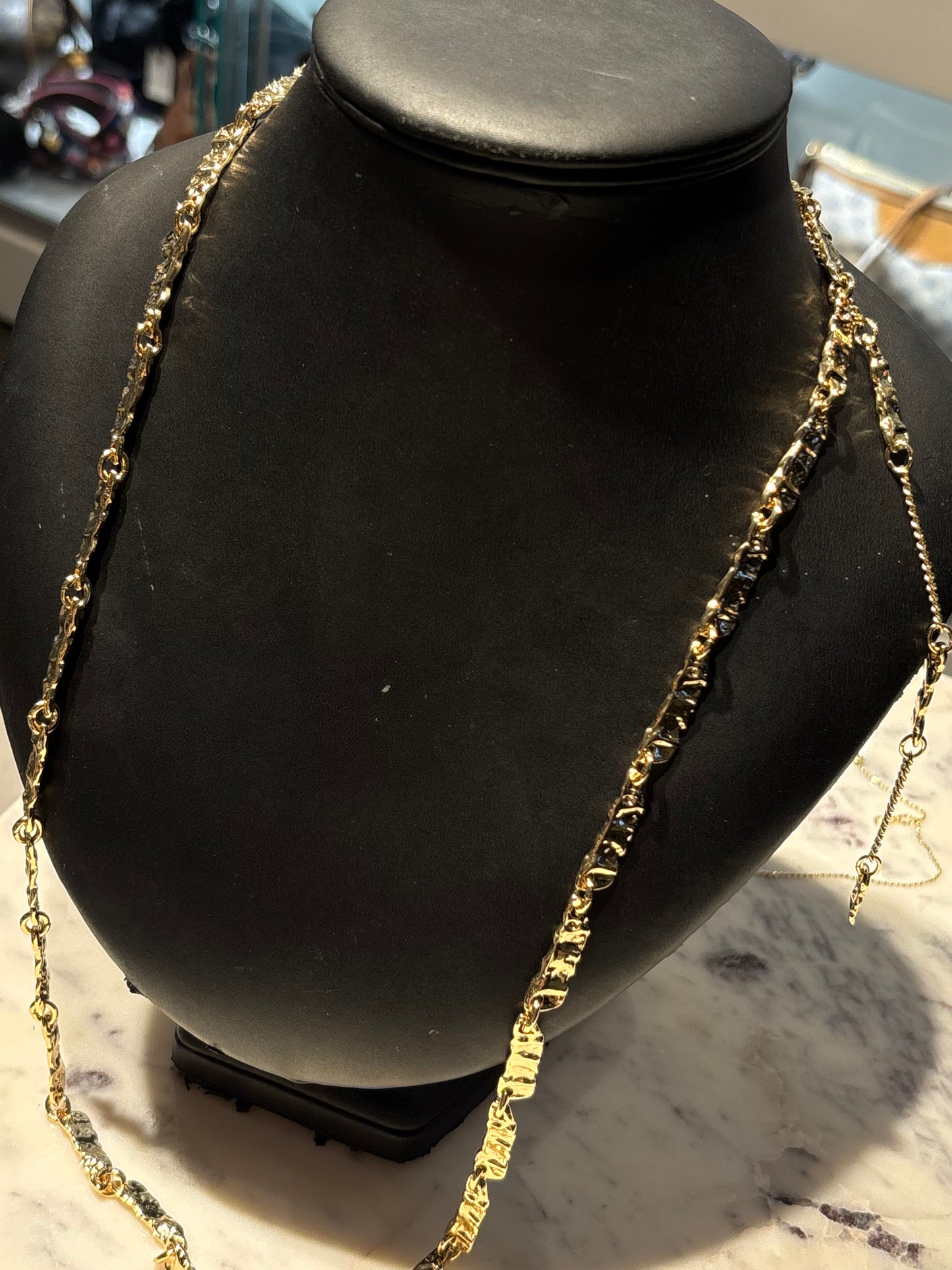 Pilgrim - Necklace - Gold Hammered L - Medinas Wardrobe