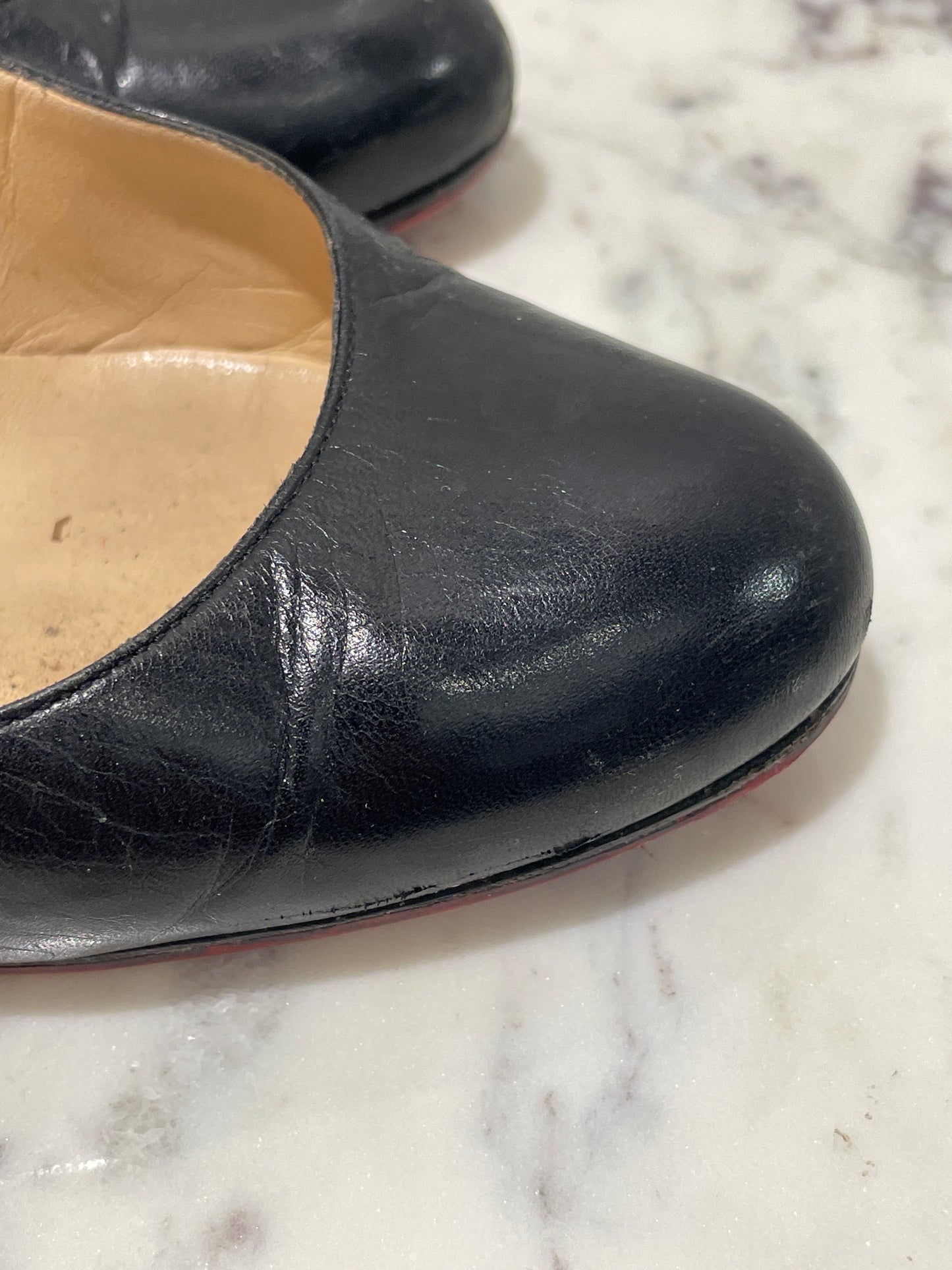 Christian Louboutin Simple Pumps in Black Leather – 37,5
