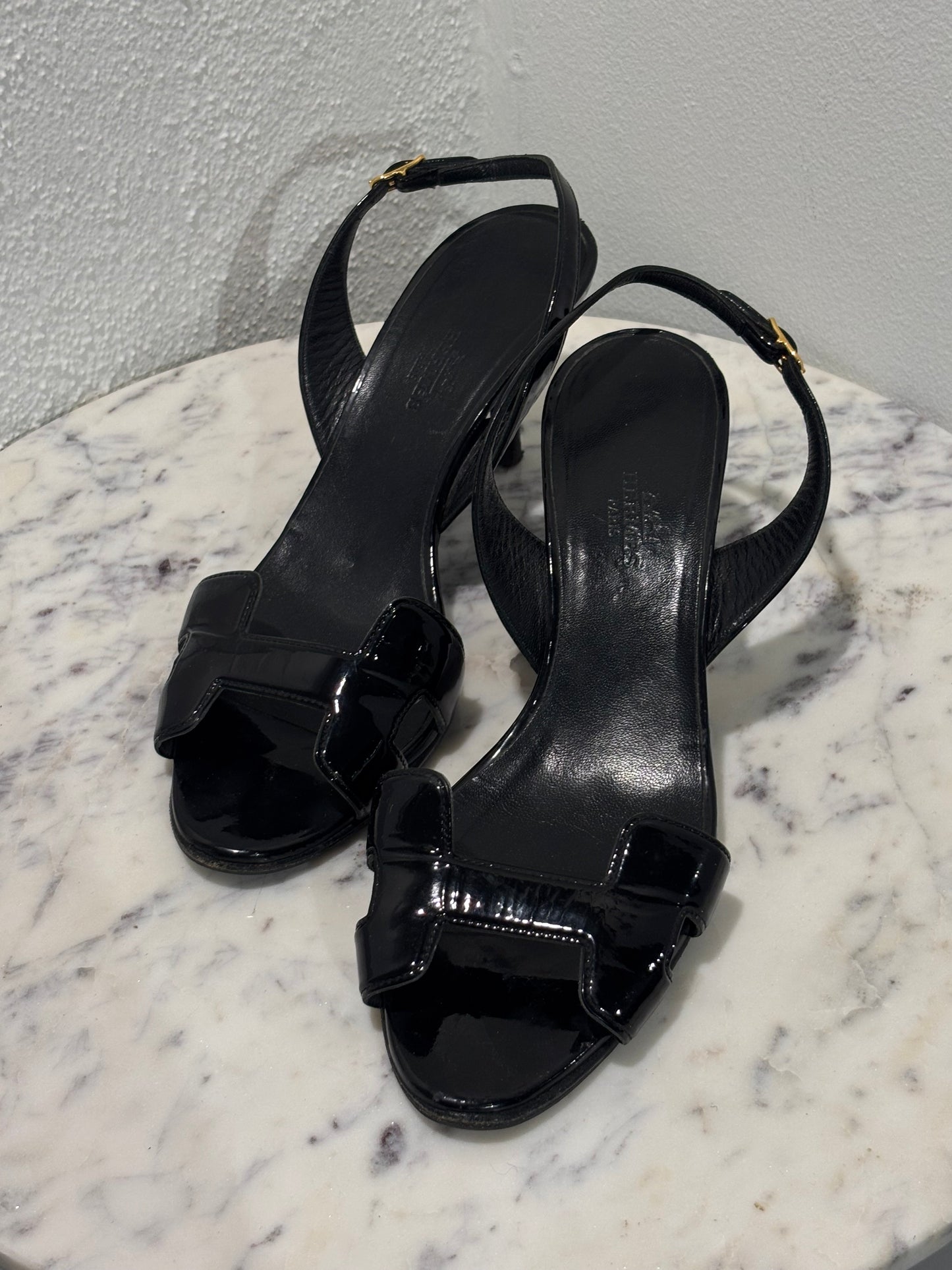Hermès - Night 70 sandal - patent leather - 38 - Medinas Wardrobe