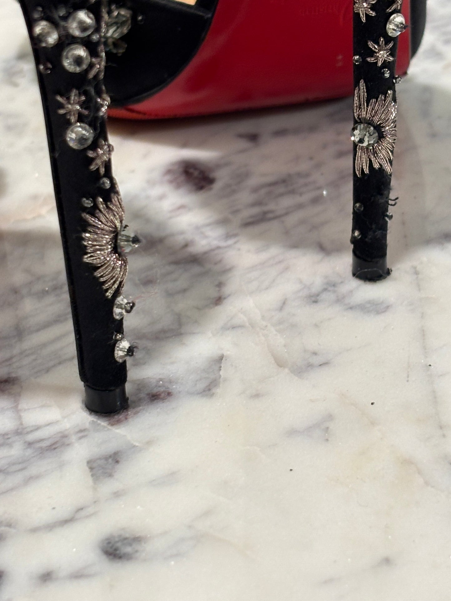Christian Louboutin - Black satin - Brode/Strass - 38 - Medinas Wardrobe