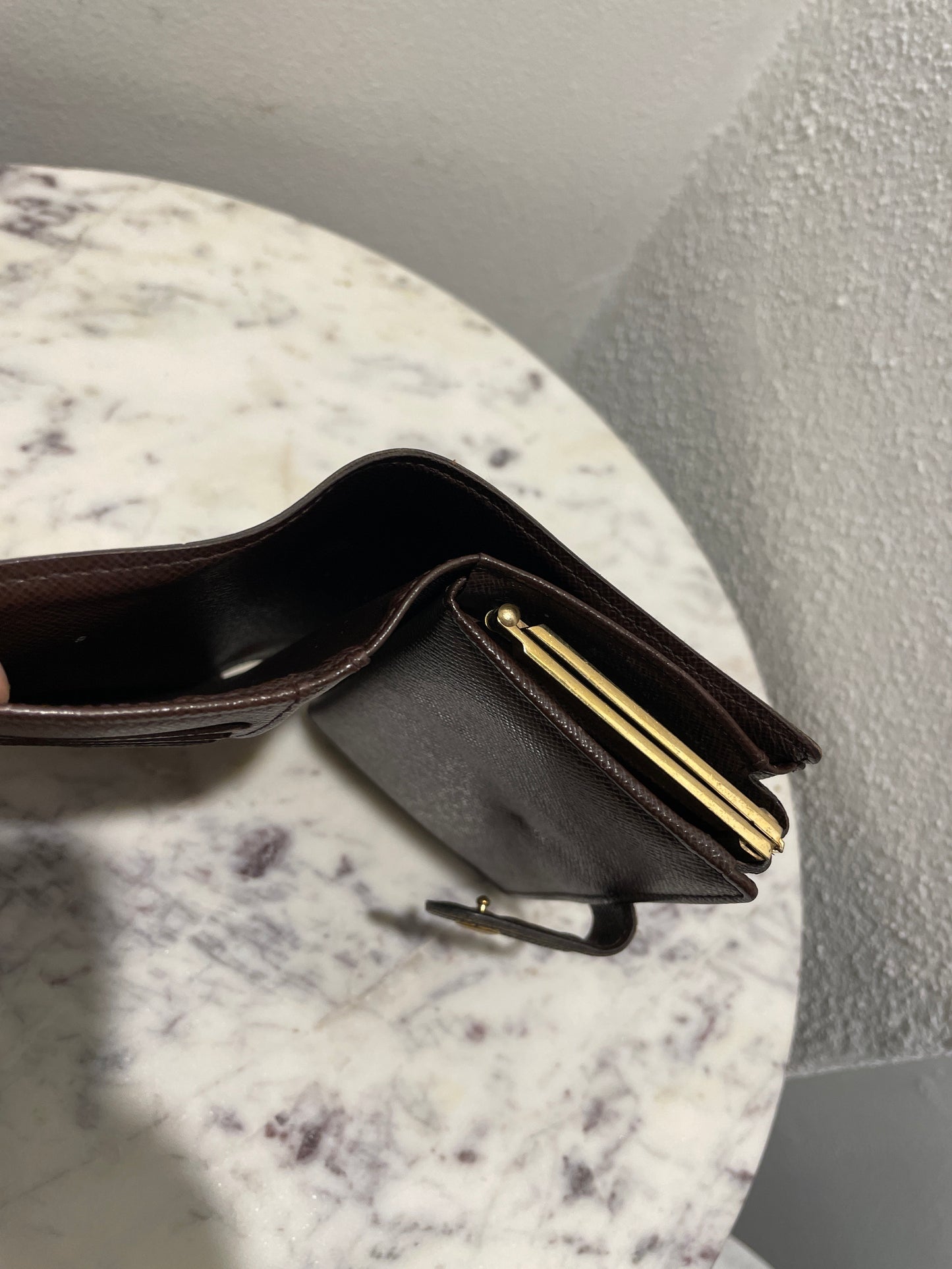 Louis Vuitton French Wallet – Timeless leather wallet in Damier Ebene canvas