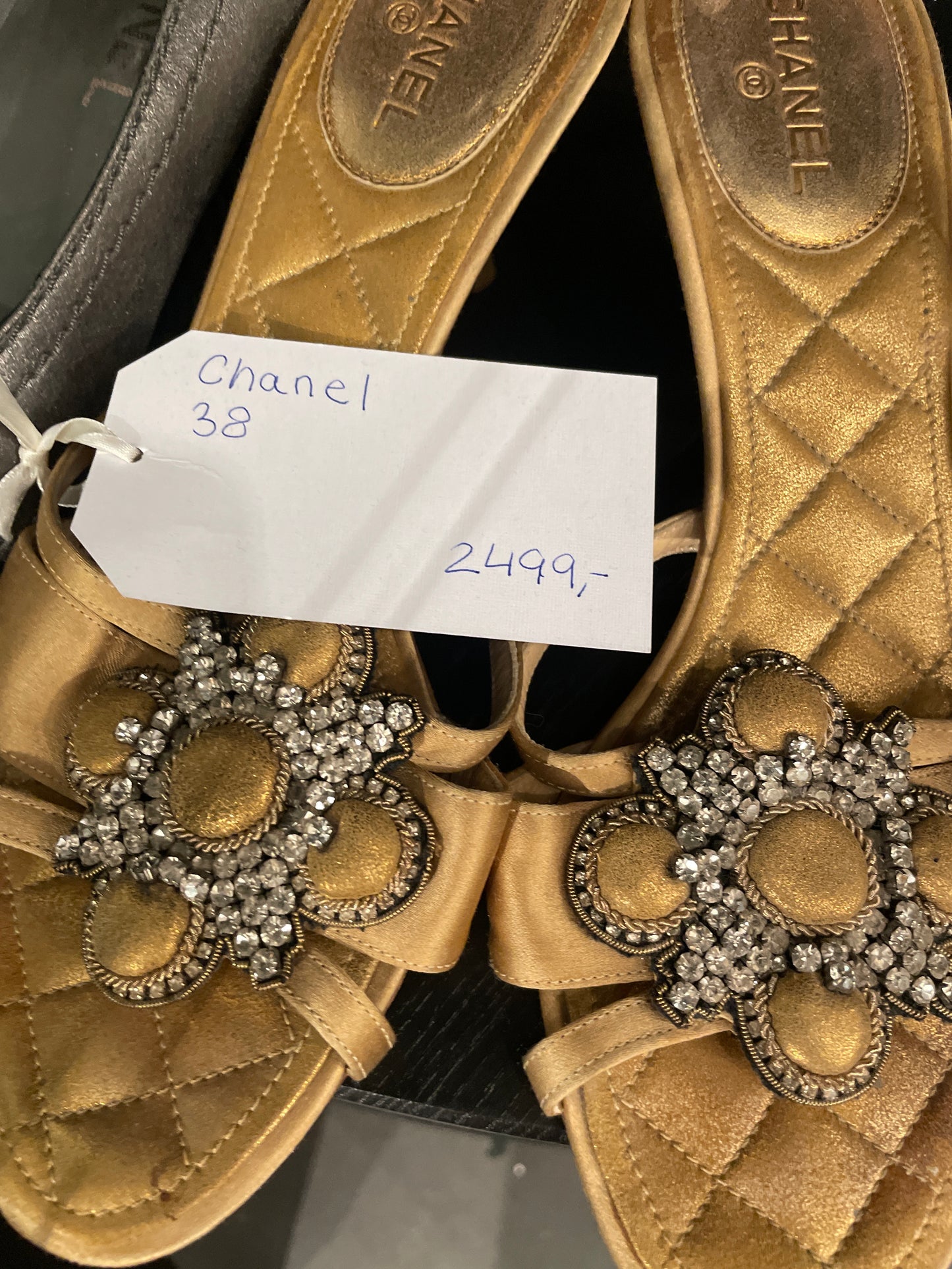 Chanel Sandals – gold -  Logos – EU 38
