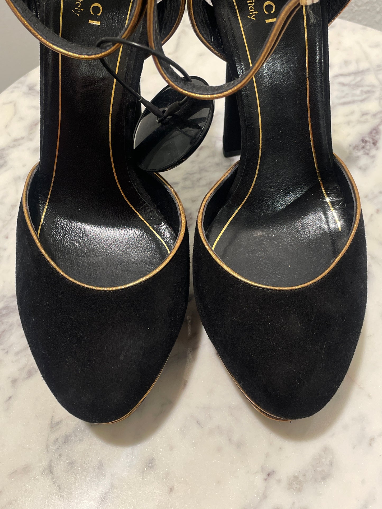 Gucci Houston Suede Platform Ankle-Strap Sandals - 37,5