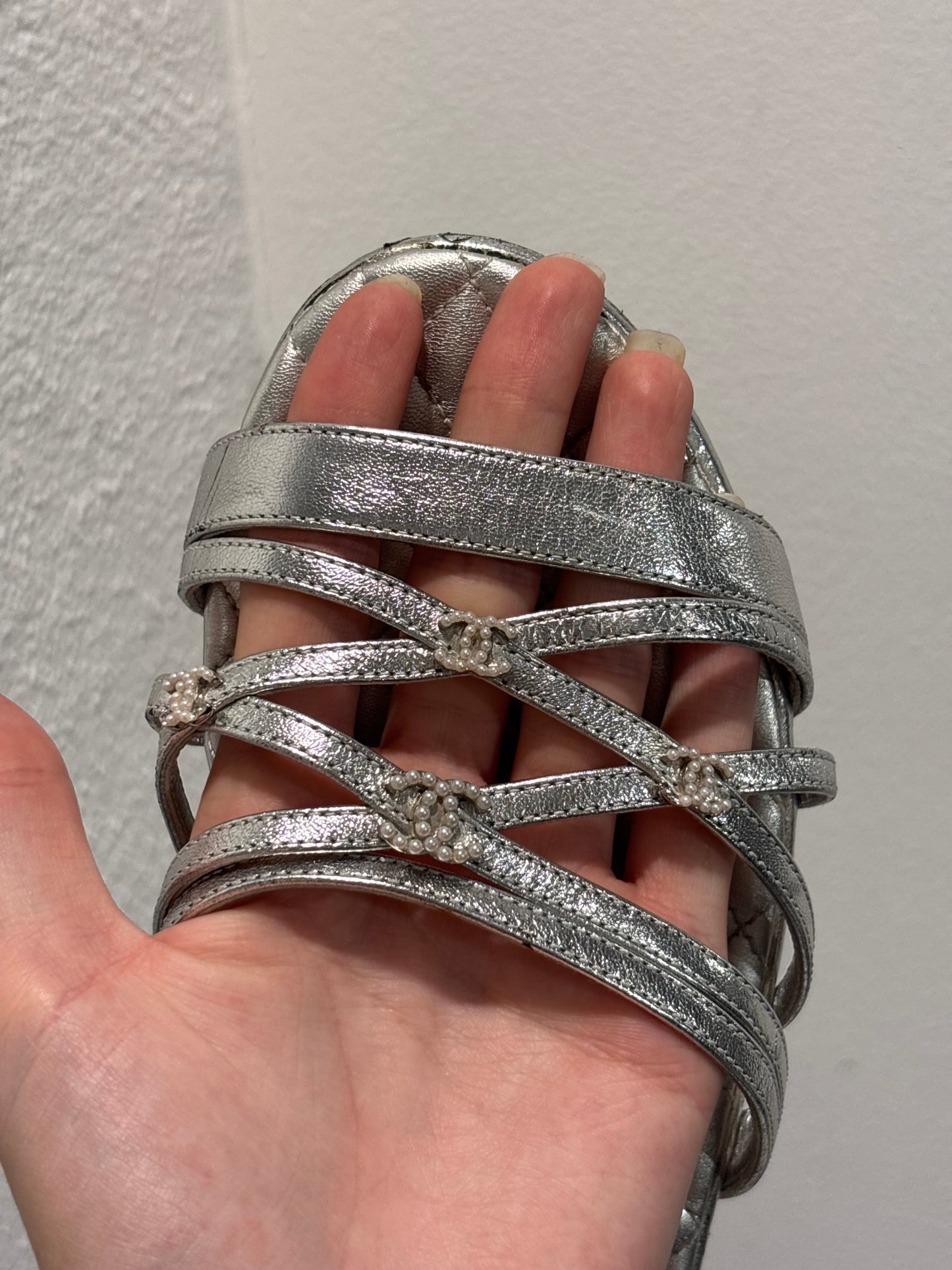 Chanel Sandals – Silver & Pearl Logos – EU 41C