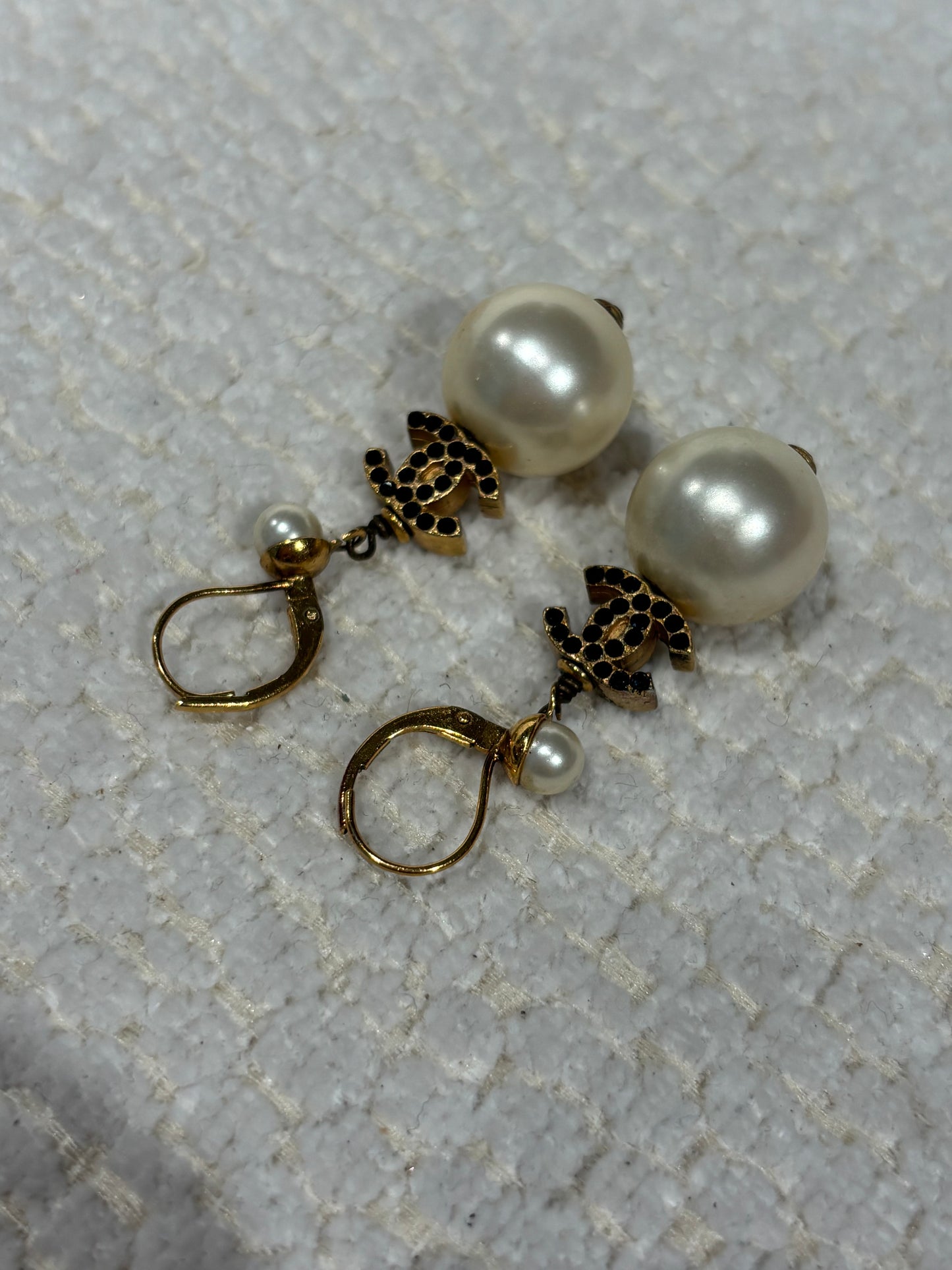 Chanel Earrings - CC with Pearl