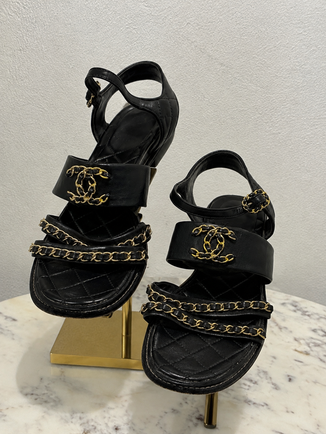 Chanel sandals – Black / Gold -EU 39 C - Medinas Wardrobe