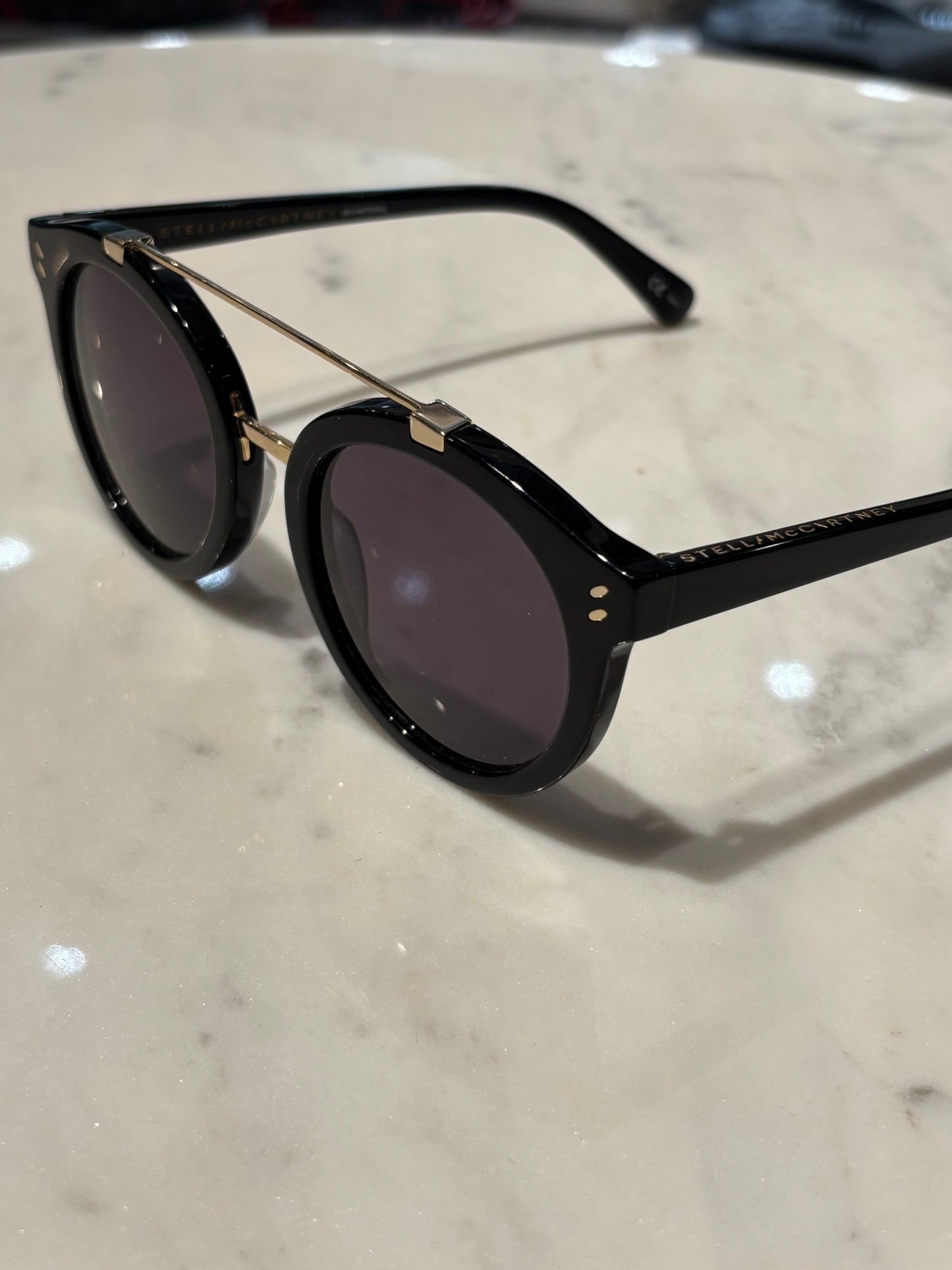 Stella McCartney - Sunglasses - Black w. Gold - Medinas Wardrobe