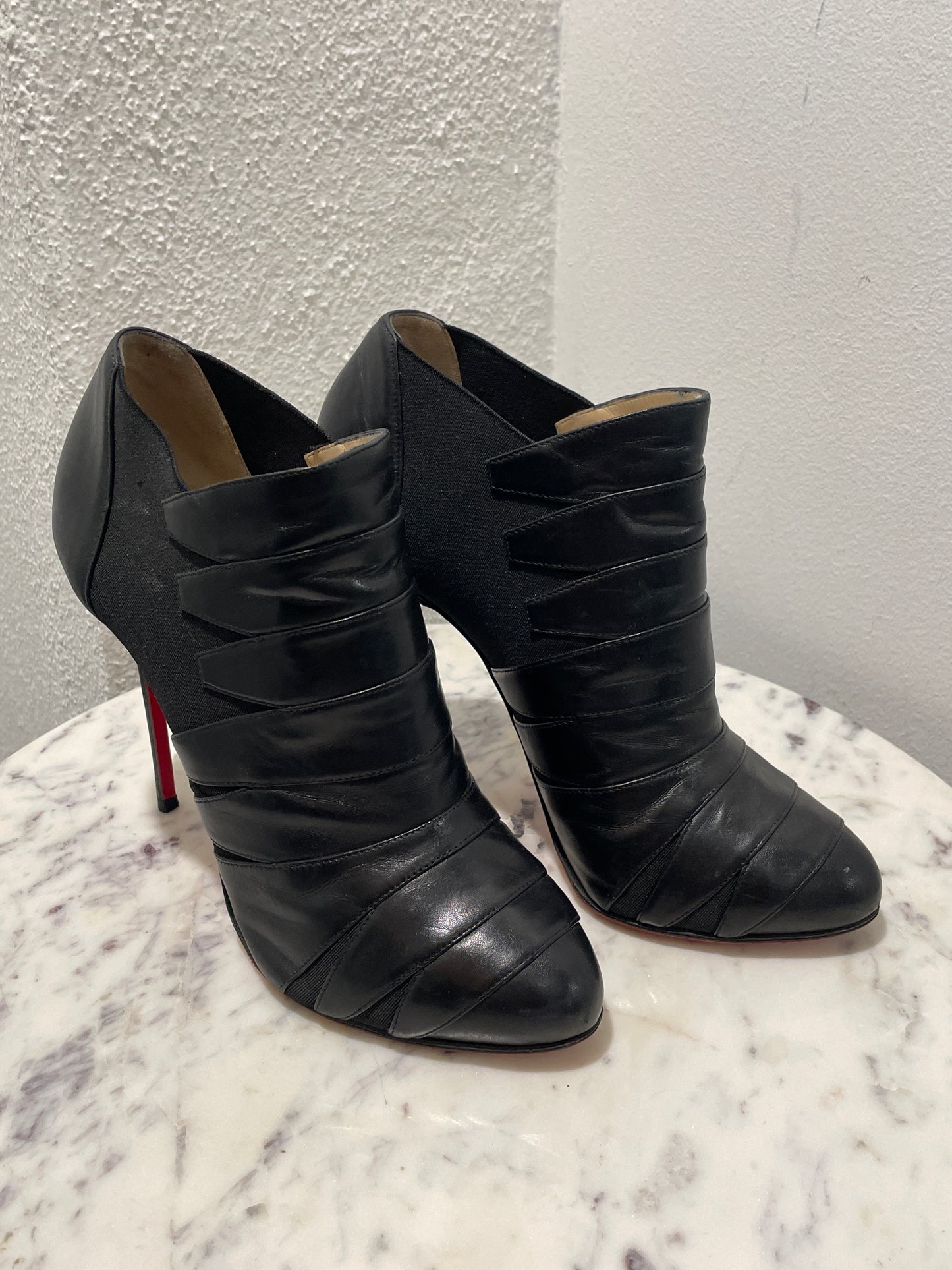Christian Louboutin Vintage Lina 100 Leather Ankle Boots - 40