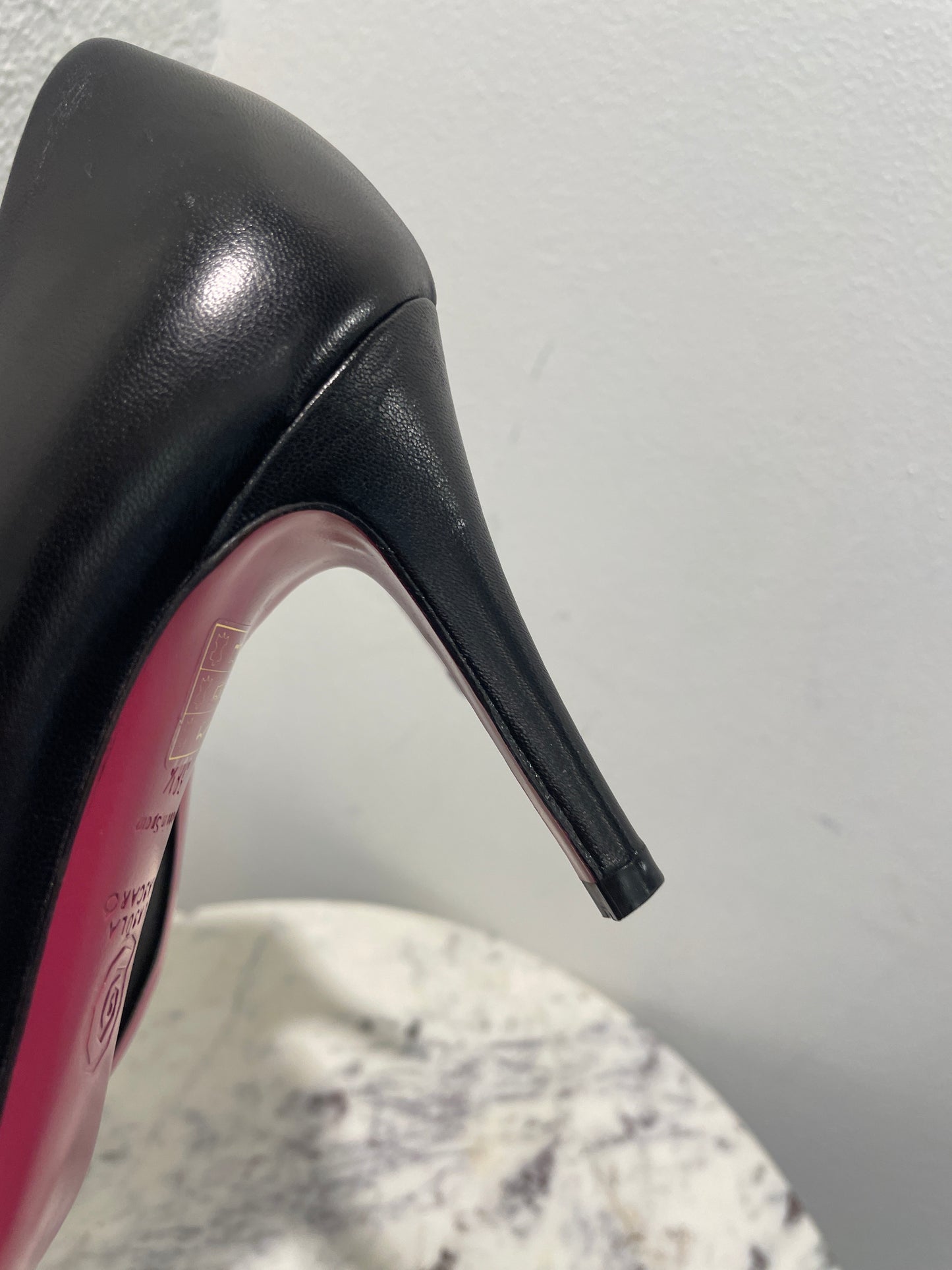 Úrsula Mascaró Pointed Leather Pumps with Contrast Heel - 38,5