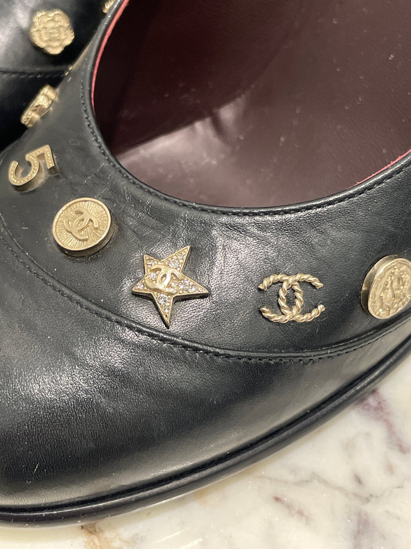 Chanel Heels – Rare in Black Leather & Gold Medallion Symbols - EU 40C
