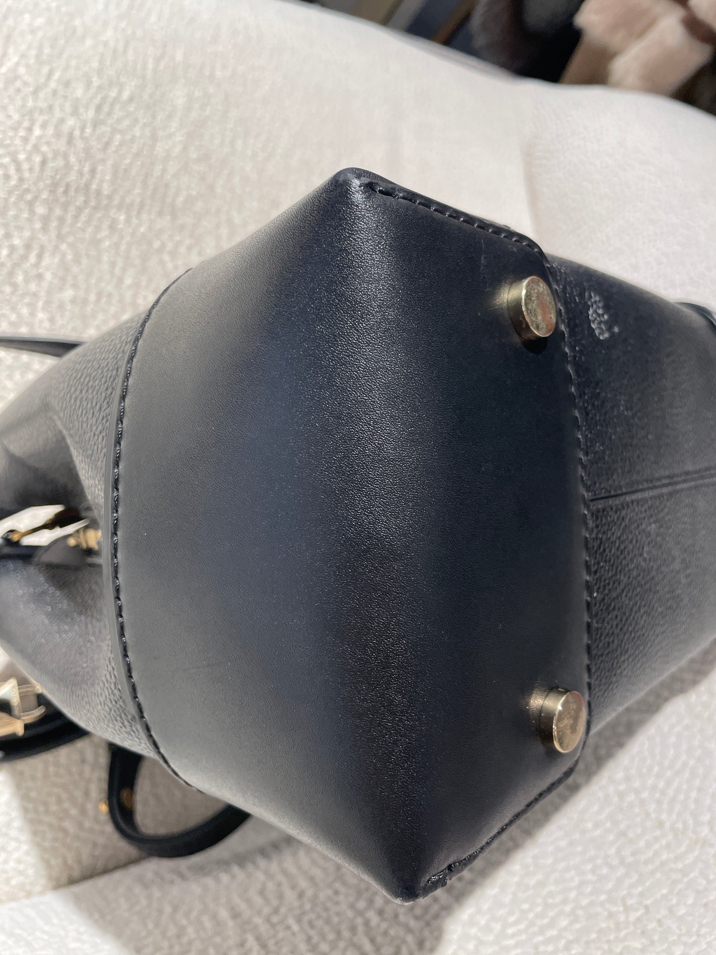 Michael Kors - black & gold - 30 cm x 26 cm.