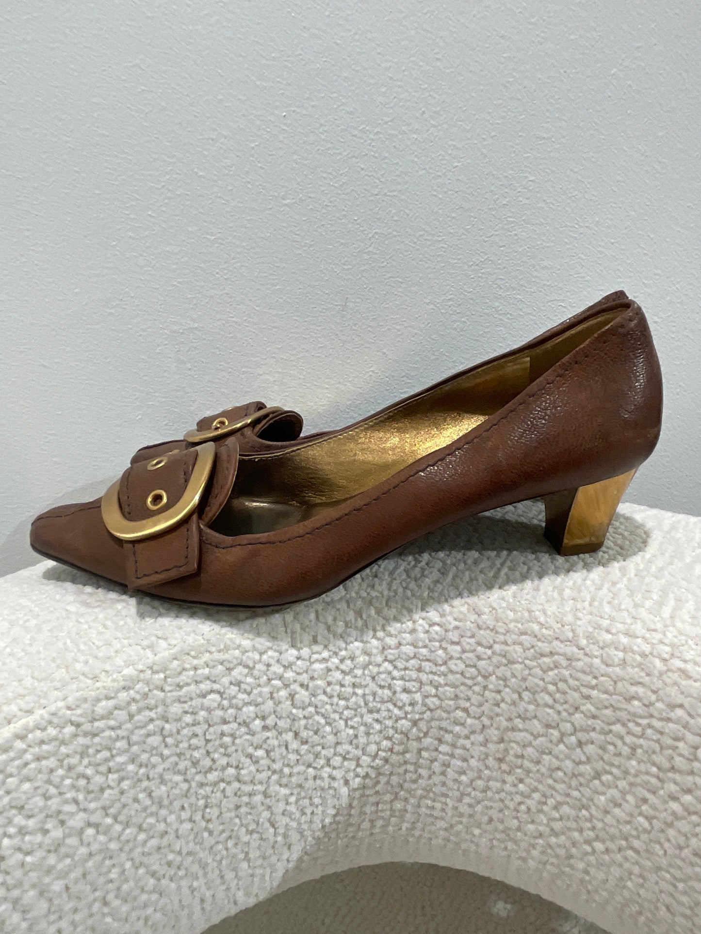 Prada Pumps - cognac w. gold heel - 38