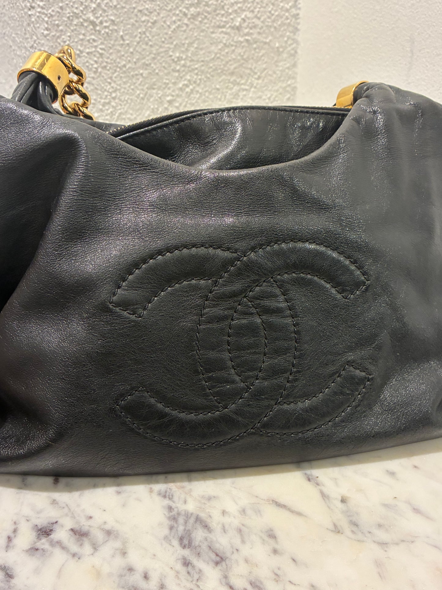 Chanel CC Chain Shoulder Bag – Black Lambskin & Gold Hardware