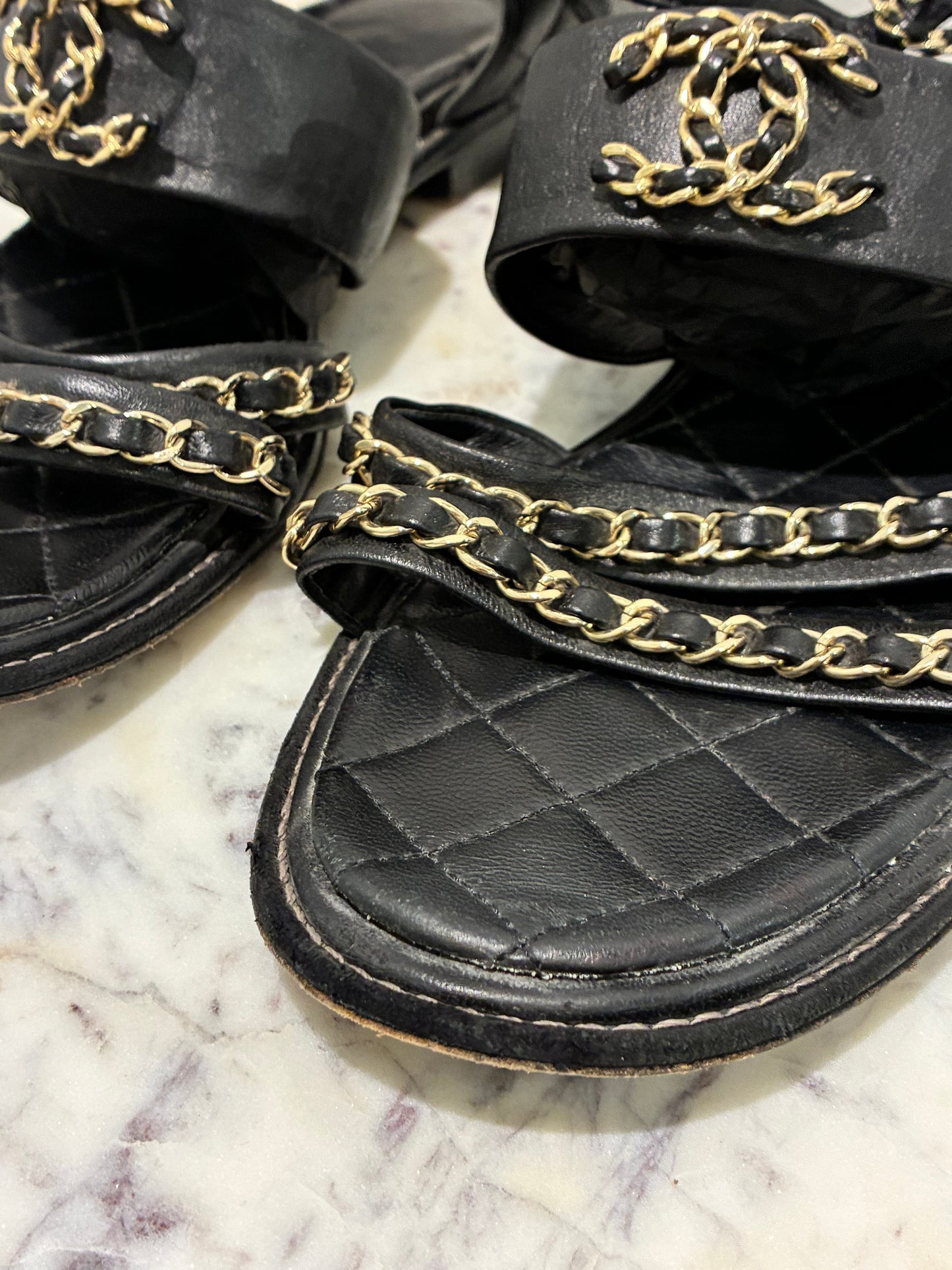 Chanel sandals – Black / Gold -EU 39 C - Medinas Wardrobe