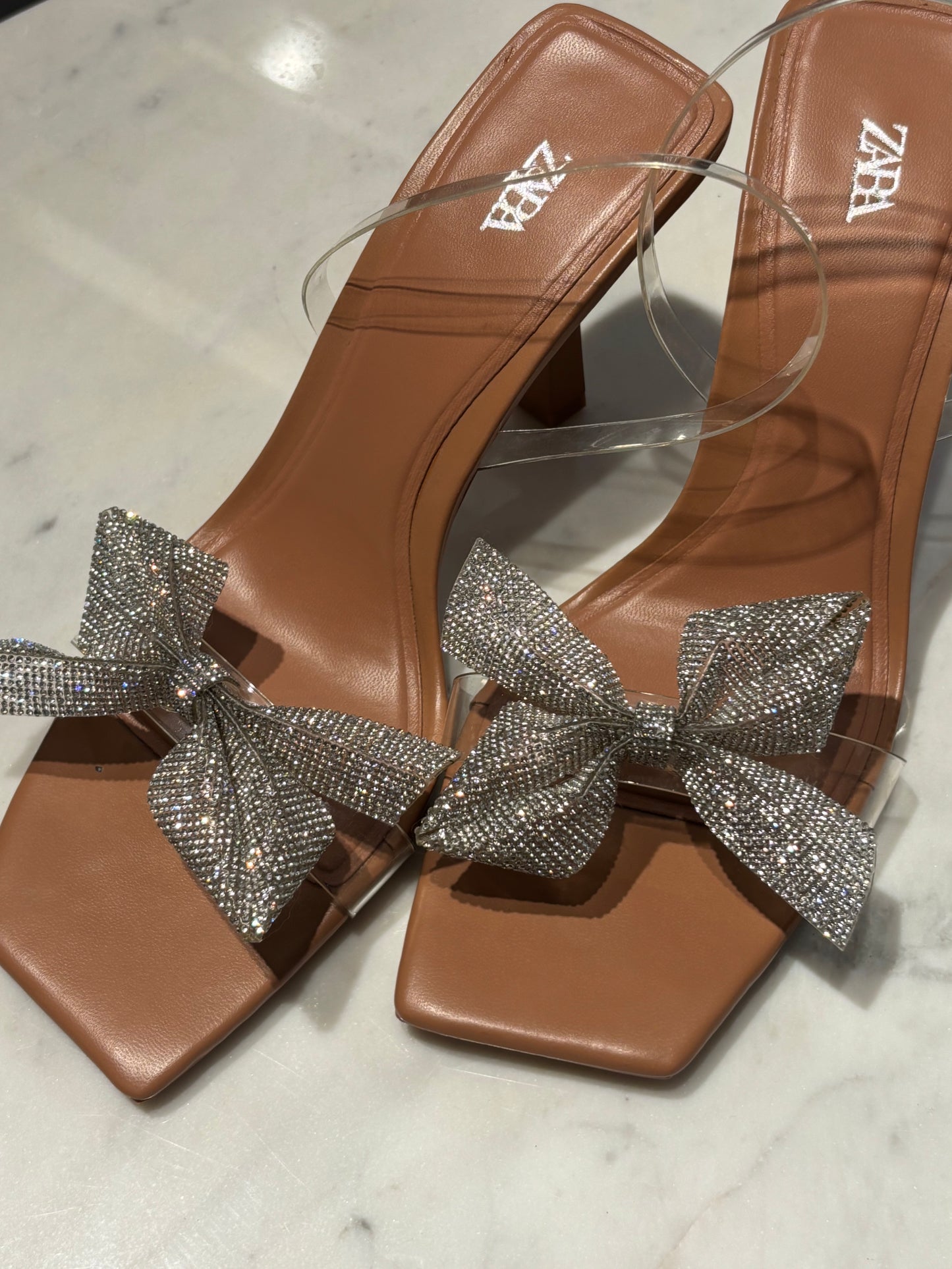Zara - Heeled Sandals - Bow w. sparkling stones - Medinas Wardrobe - 39