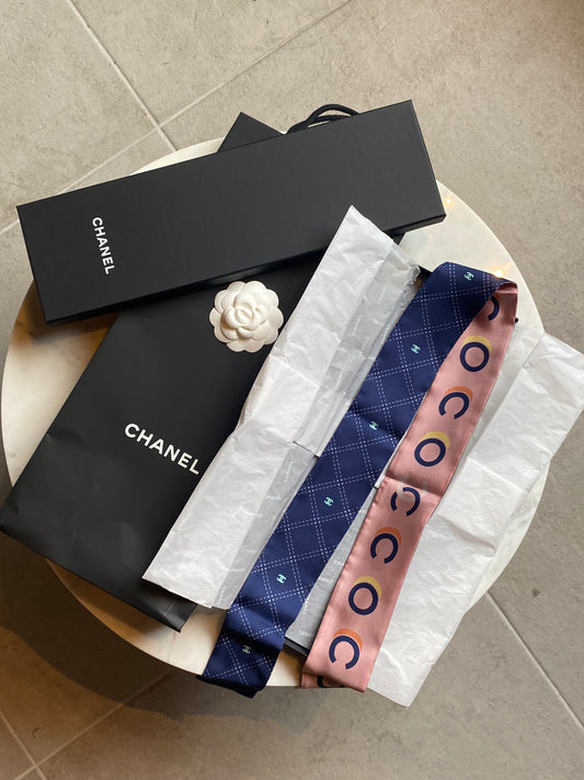 Chanel silketørklæde - Med box og pose
