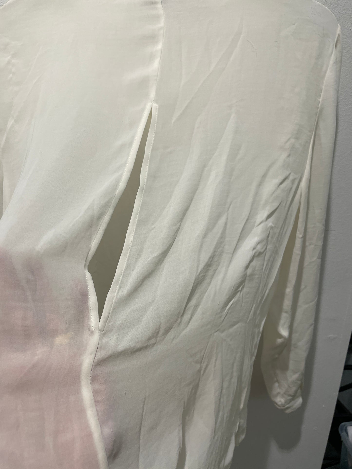 Noir Silk Blouse with Open Back – Ivory - EU40