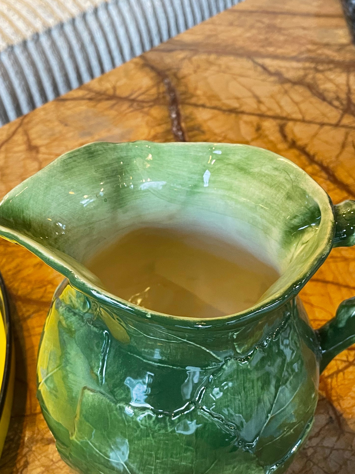 Kande af vinblade- Italiensk porcelæn