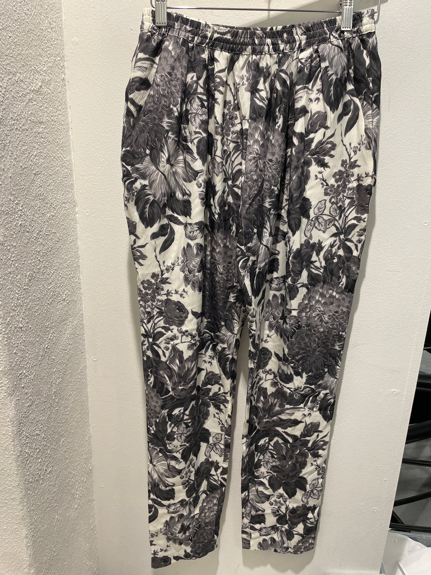 Stella McCartney Toile De Jouy Silk Trousers – Grey & White - S