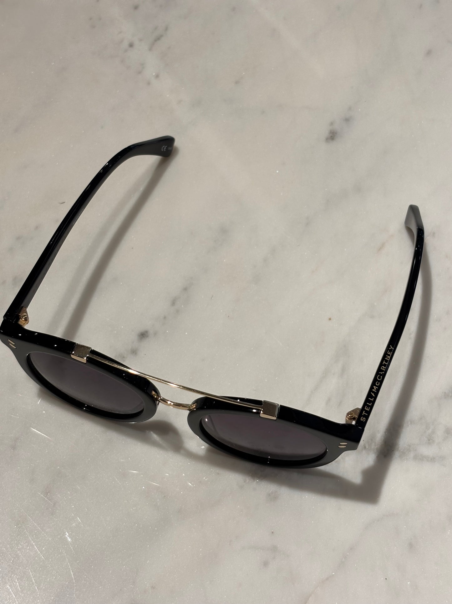 Stella McCartney - Sunglasses - Black w. Gold - Medinas Wardrobe