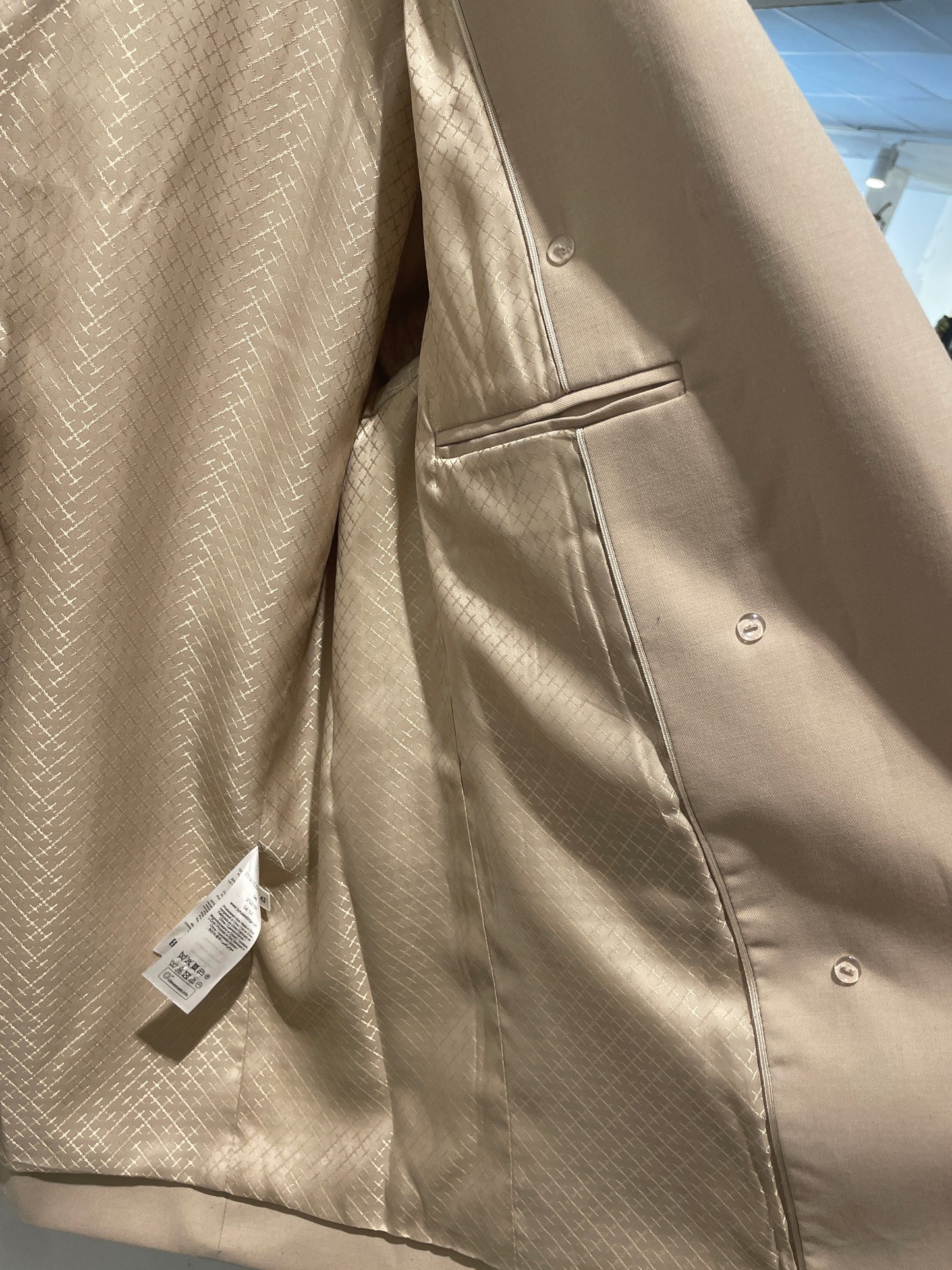 Exclusive Double-Breasted Blazer with Structured Shoulder Detail – Beige - EU42