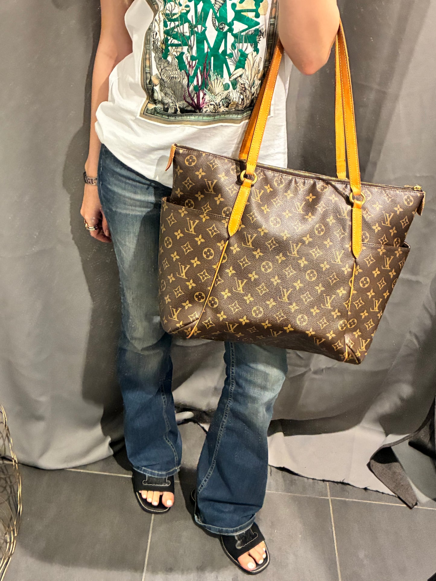 Louis Vuitton - Totally MM Tote