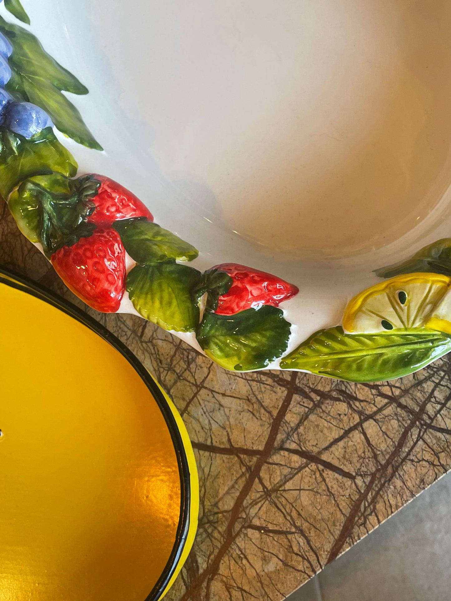 Dybt fad m. frugtranker - Italiensk porcelæn