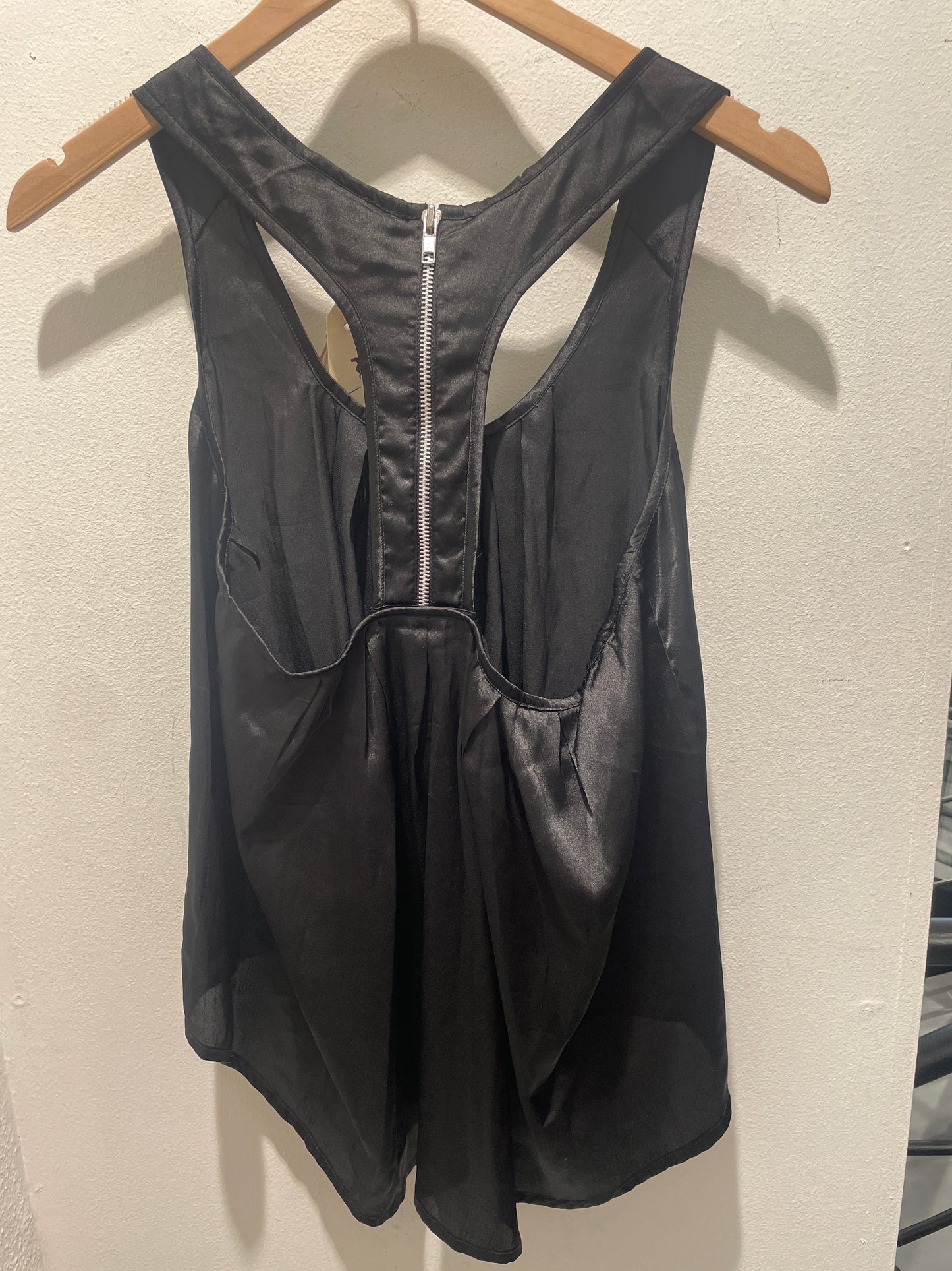 Gestuz Silk Top with Racerback – Black - S
