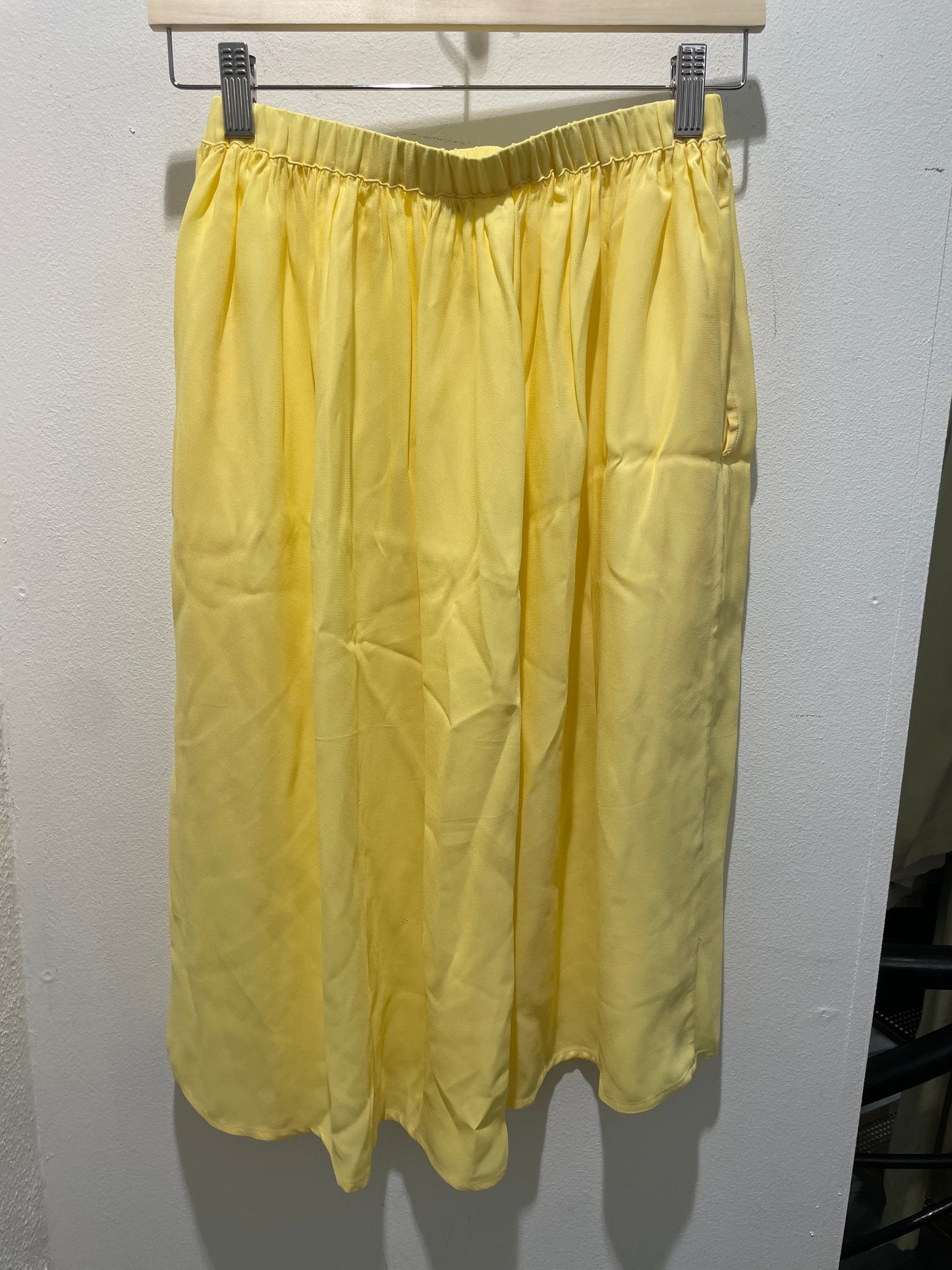 Pastel Yellow Midi Skirt with Elasticated Waistband - EU36