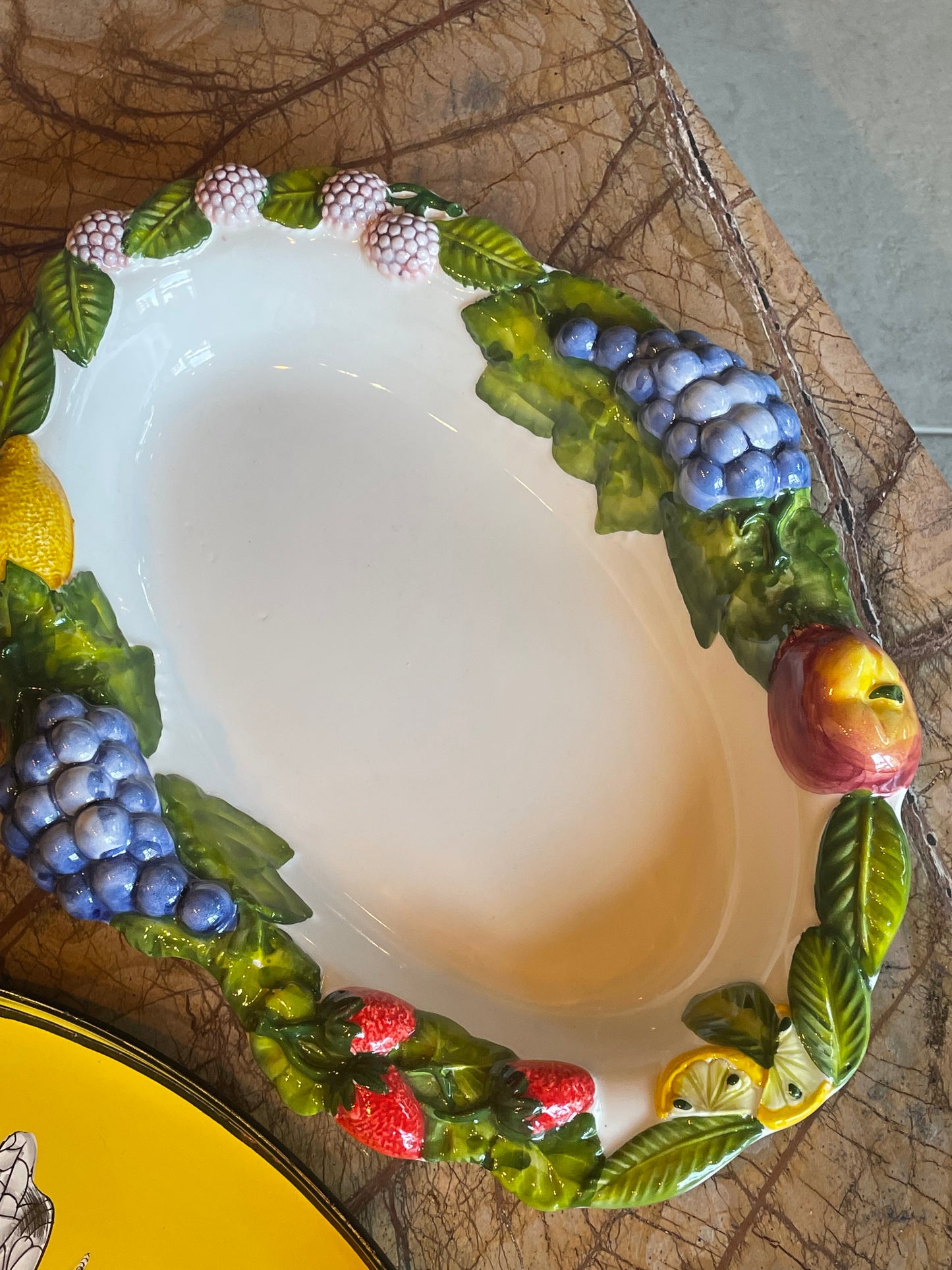 Dybt fad m. frugtranker - Italiensk porcelæn