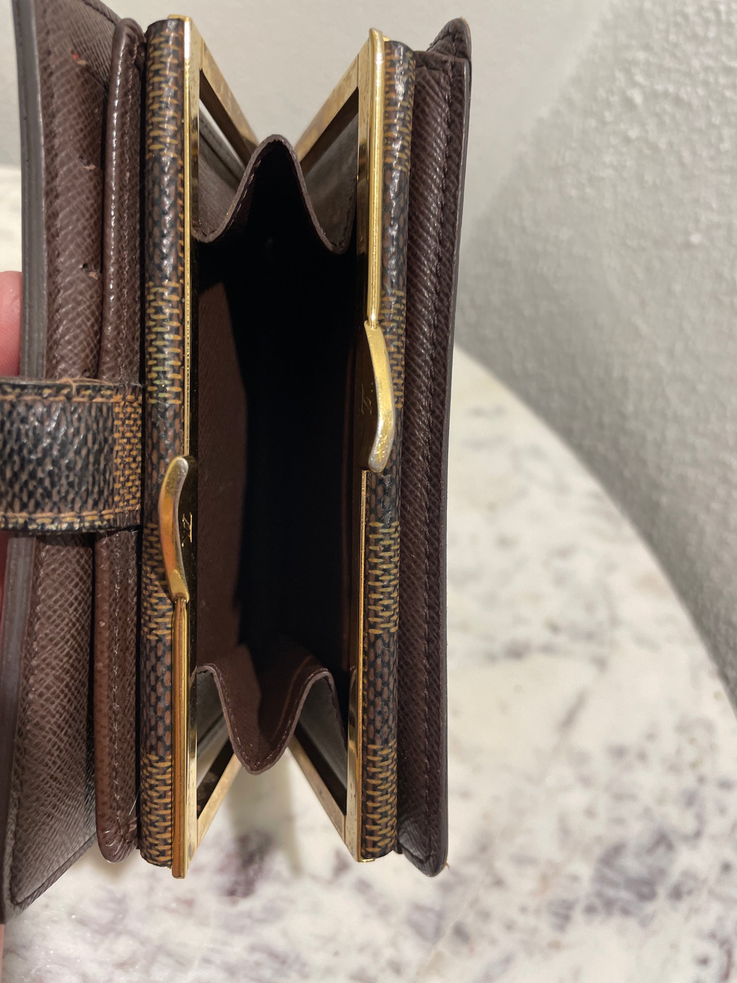 Louis Vuitton French Wallet – Timeless leather wallet in Damier Ebene canvas