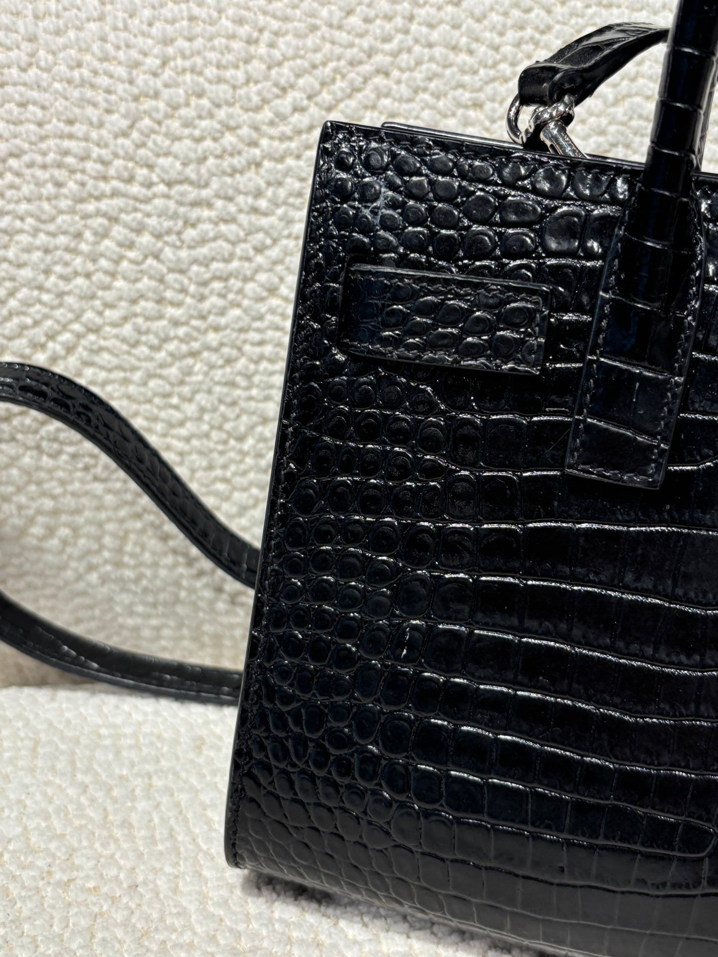 Saint Laurent Bag – Alligator-Embossed Leather - Black