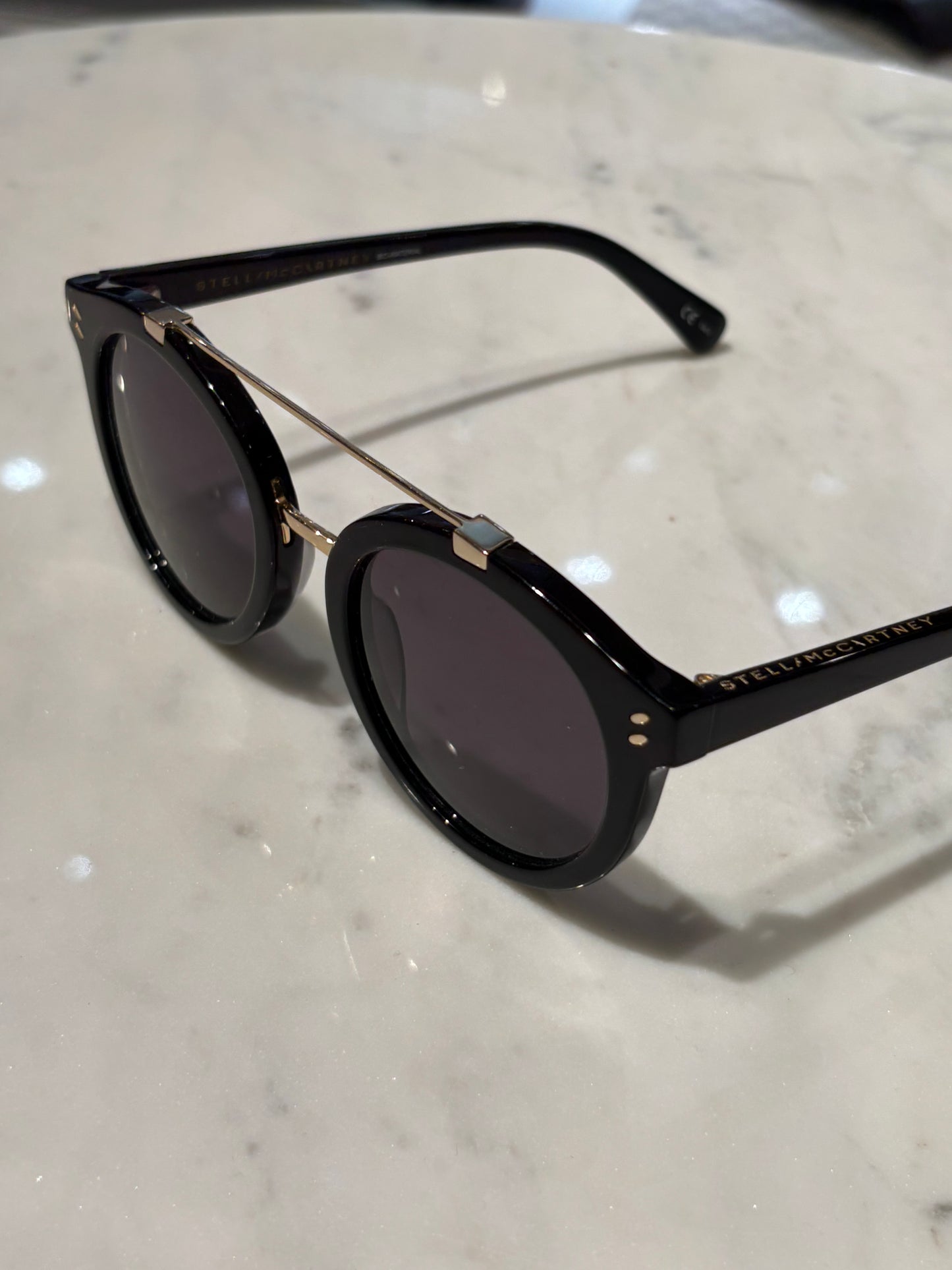 Stella McCartney - Sunglasses - Black w. Gold - Medinas Wardrobe