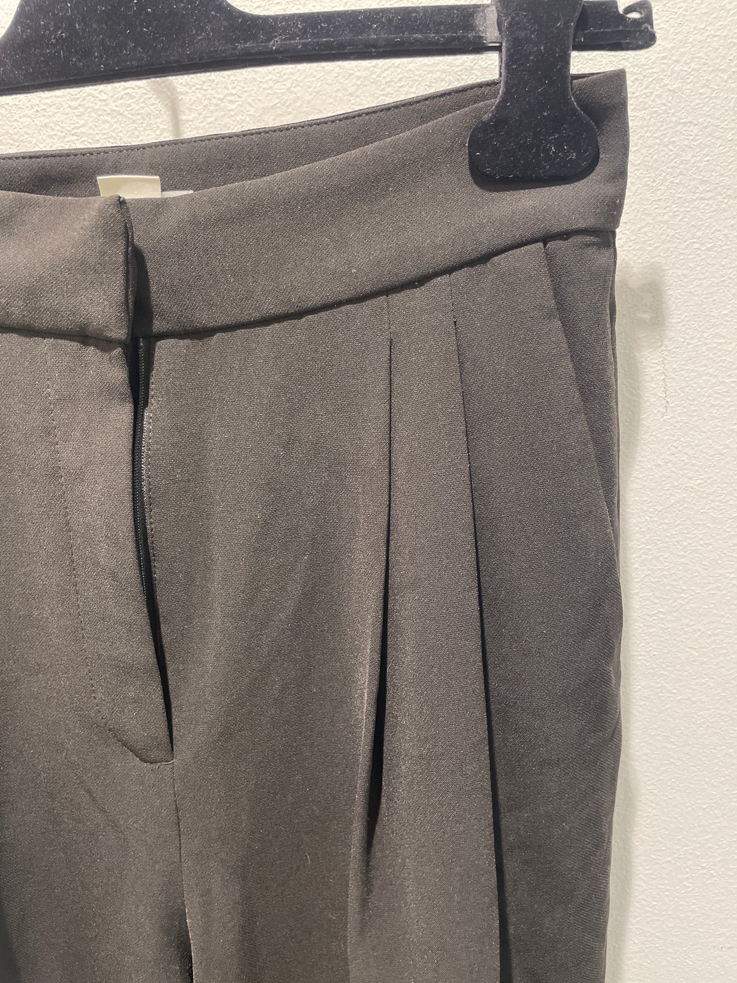 H&M - Pants - Black w. bottomed legs - EU36 - Medinas Wardrobe